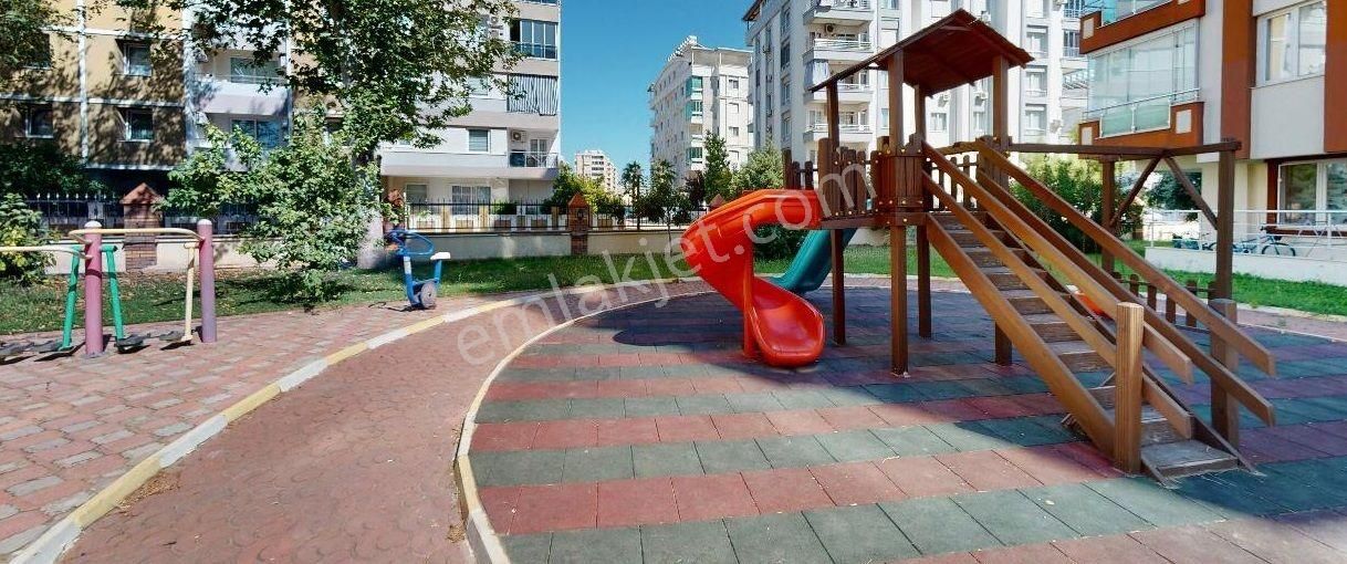 Konyaaltı Konaklar Bölgesinde Katta Lüks Sitede Bakımlı 4+1 - Görsel 33
