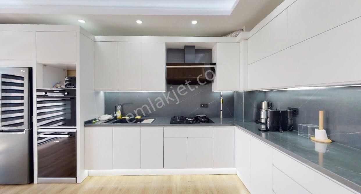 Konyaaltı Konaklar Bölgesinde Katta Lüks Sitede Bakımlı 4+1 - Görsel 4