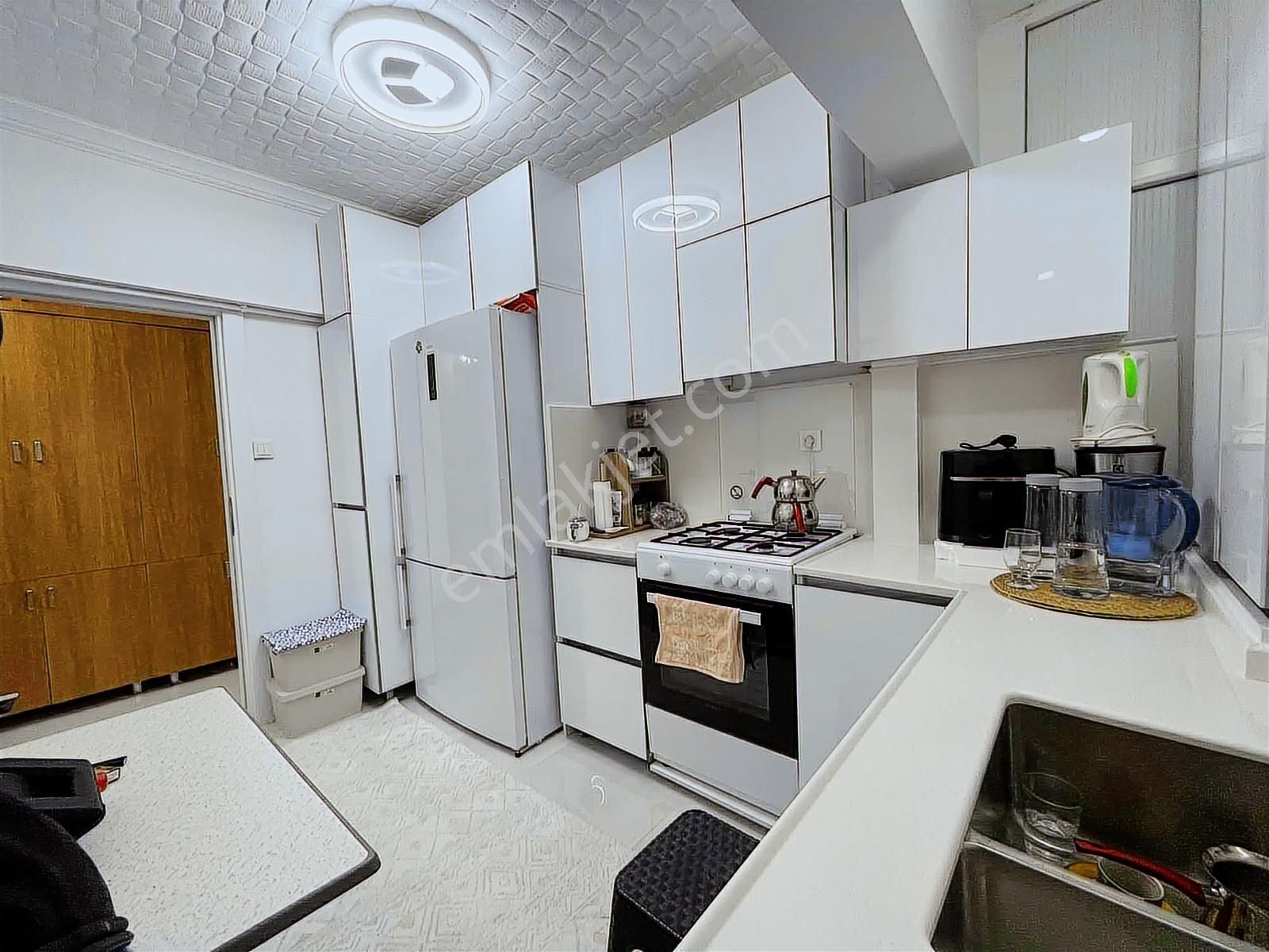 İki Caddenin Kesiştiği Muhteşem Konum Ve Manzaralı Fuul Yapılı.. - Görsel 9