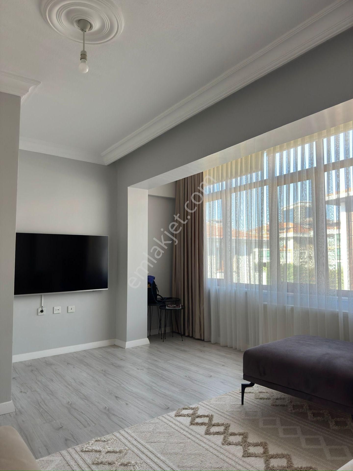 Yeni Salı Pazarı Civarı 3+1 Masrafsız Satılık Daire