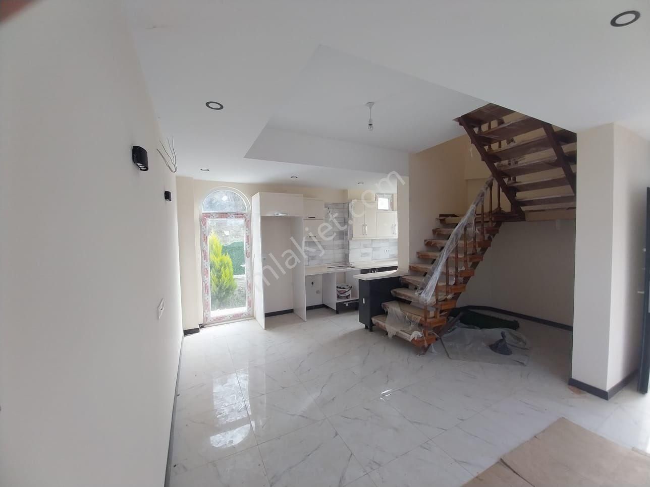 Kuşadası Davutlar'da Yarı Müstakil 2+1 Satılık Villa - Görsel 4