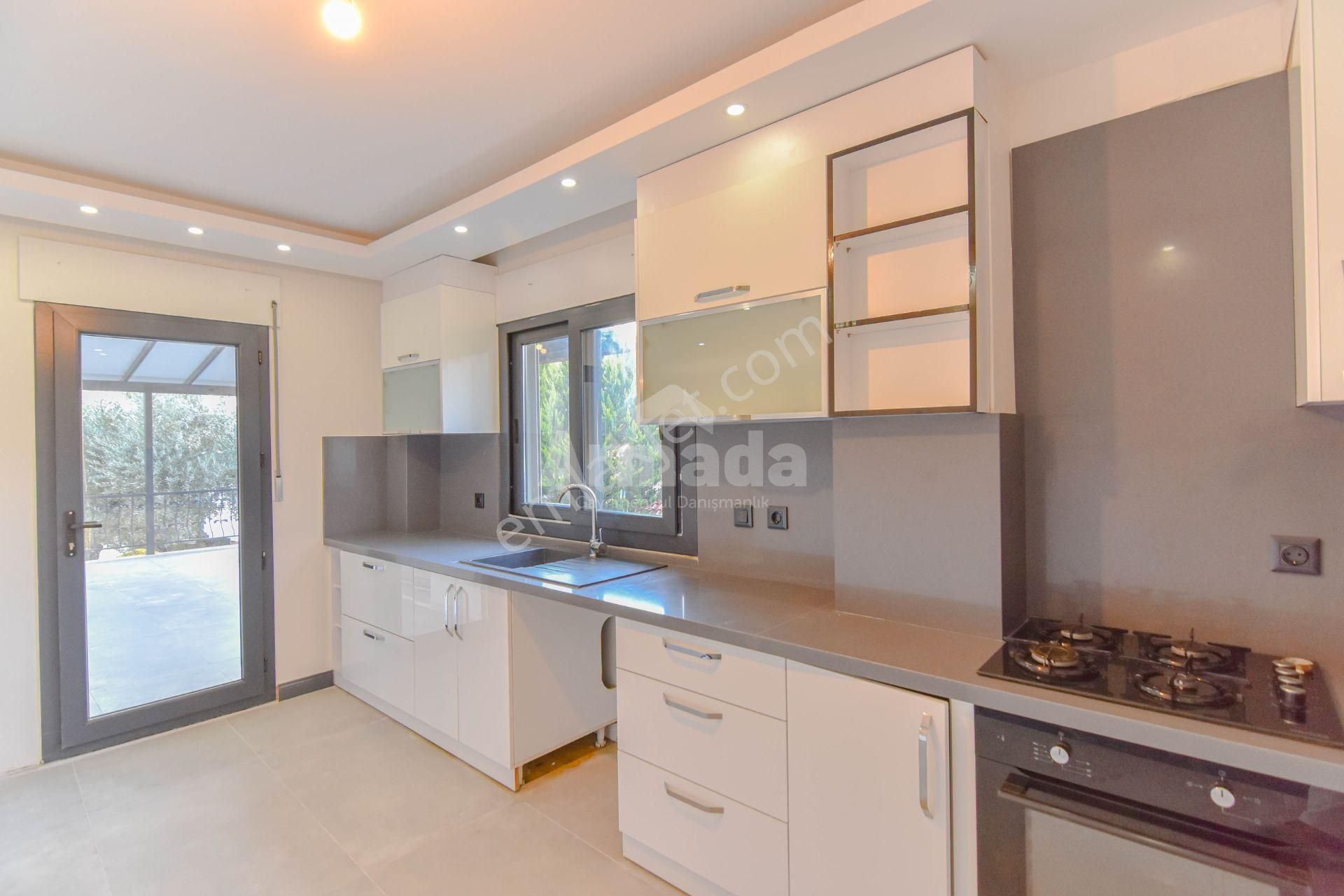 Kuşadası Kuştur Mevkii'nde Satılık 6+2 Villa - Görsel 3