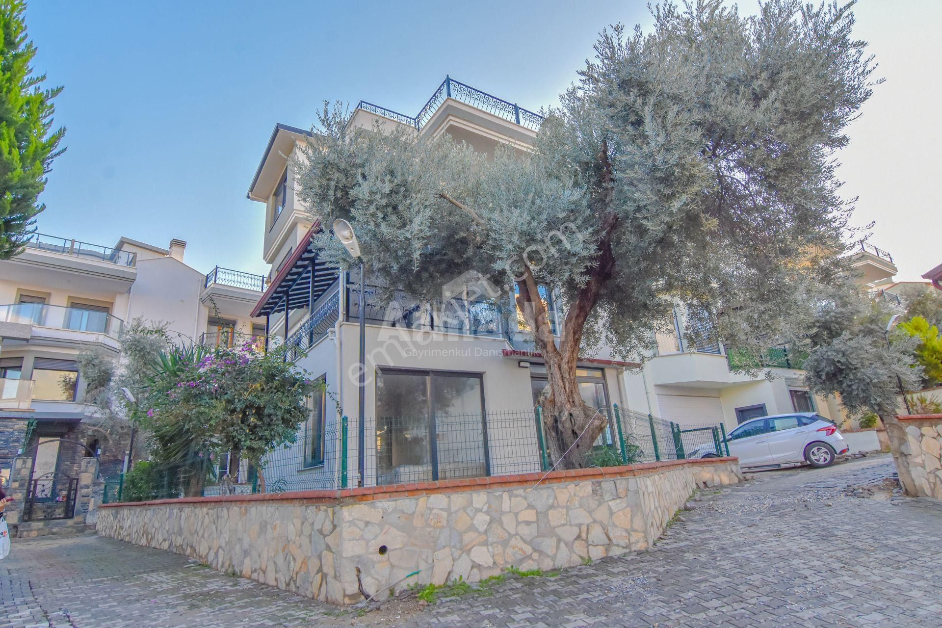 Kuşadası Kuştur Mevkii'nde Satılık 6+2 Villa - Görsel 2