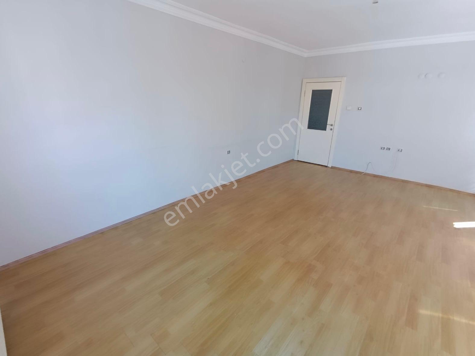 Aktepe Mahallesi'nde Cadde Yanı Katta 3+1 Daire! - Görsel 12