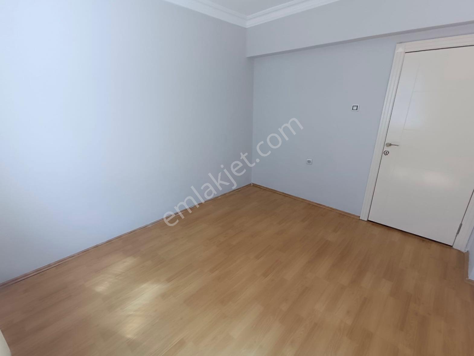 Aktepe Mahallesi'nde Cadde Yanı Katta 3+1 Daire! - Görsel 11