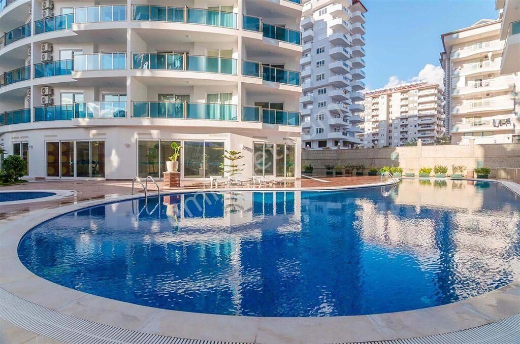 Alanya Mahmutlarda Full Aktiviteli Sitede 2+1 Eşyalı Güney Cephe Kullanışlı Kiralık Daire