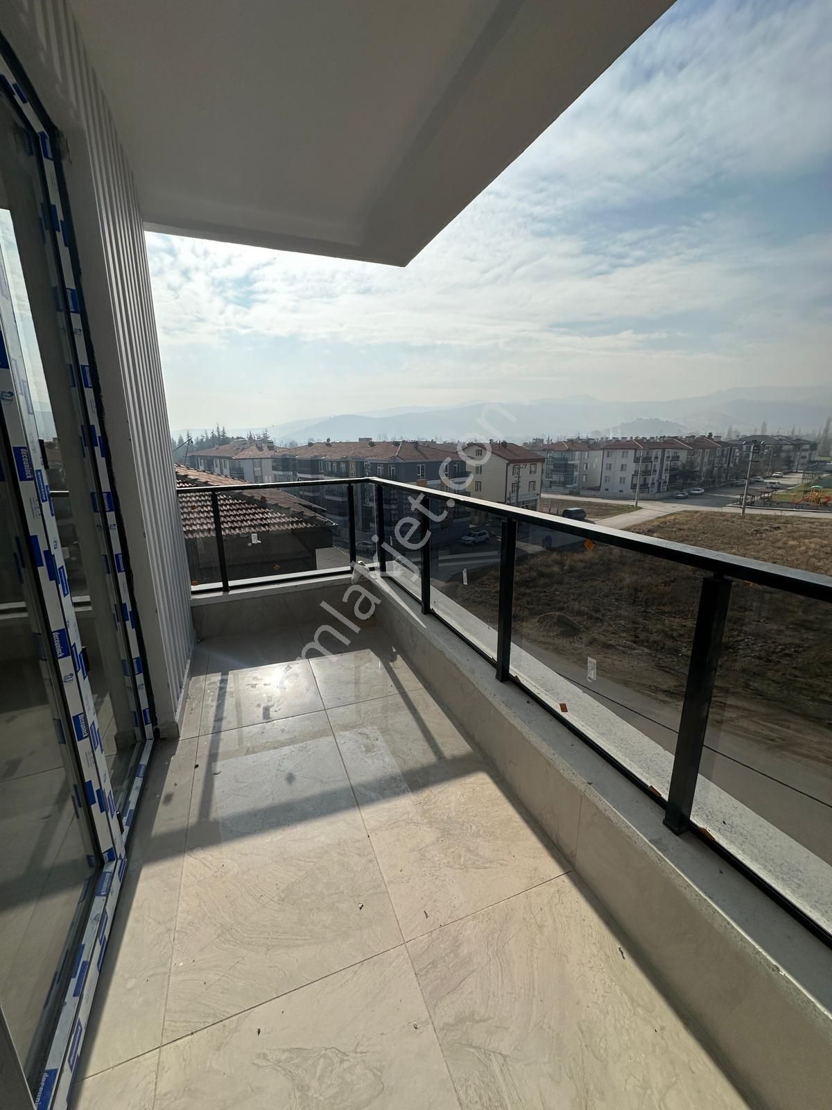 Afyon Üçok Emlaktan Mareşal F Çakmak Mah Satılık Sıfır Ultra Lüx 3+1 Daireler - Görsel 17