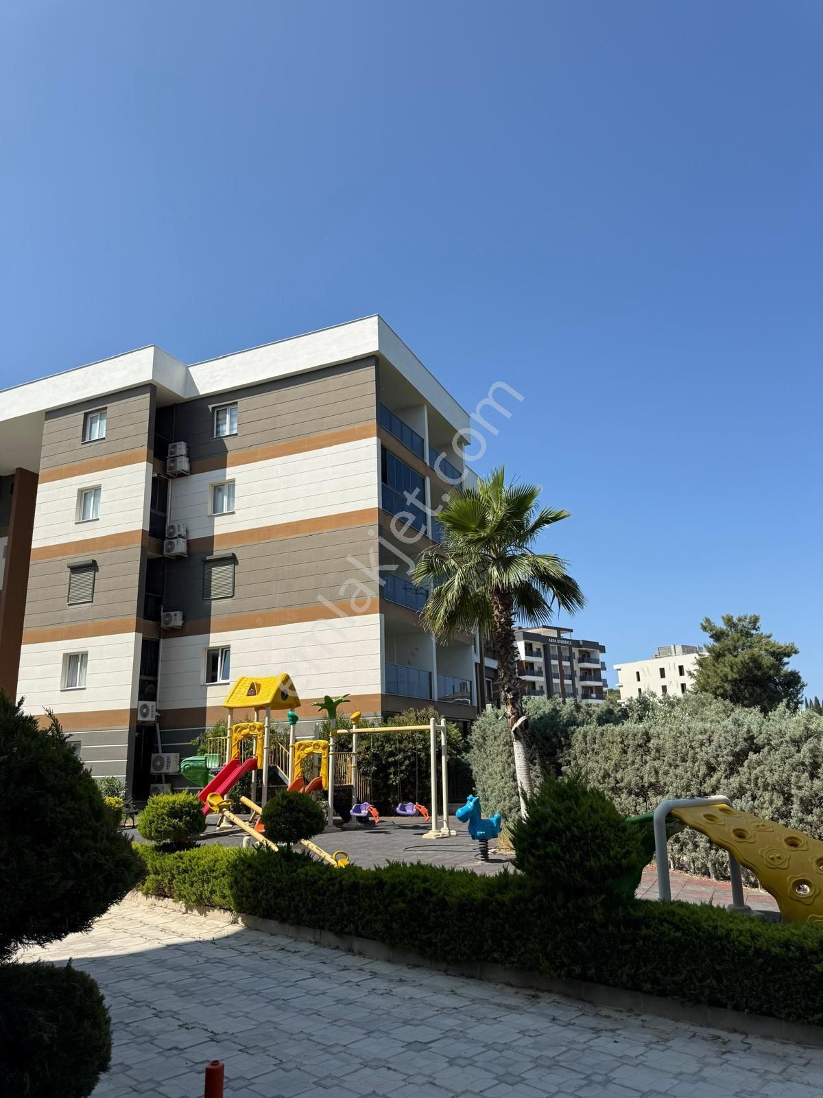 Kuşadası Değirmendere'de 3+1 Bahçe Katı Havuzlu Eşyalı Daire - Görsel 11