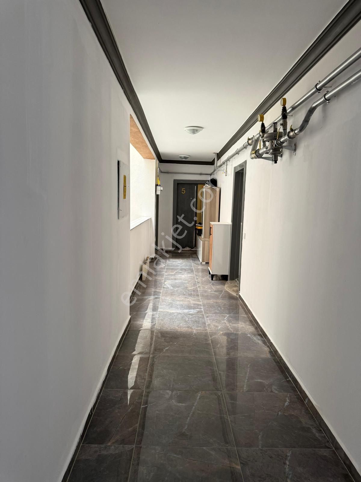 Kuşadası Değirmendere'de 3+1 Bahçe Katı Havuzlu Eşyalı Daire - Görsel 4