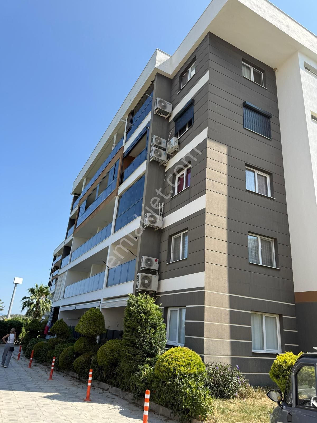 Kuşadası Değirmendere'de 3+1 Bahçe Katı Havuzlu Eşyalı Daire - Görsel 7