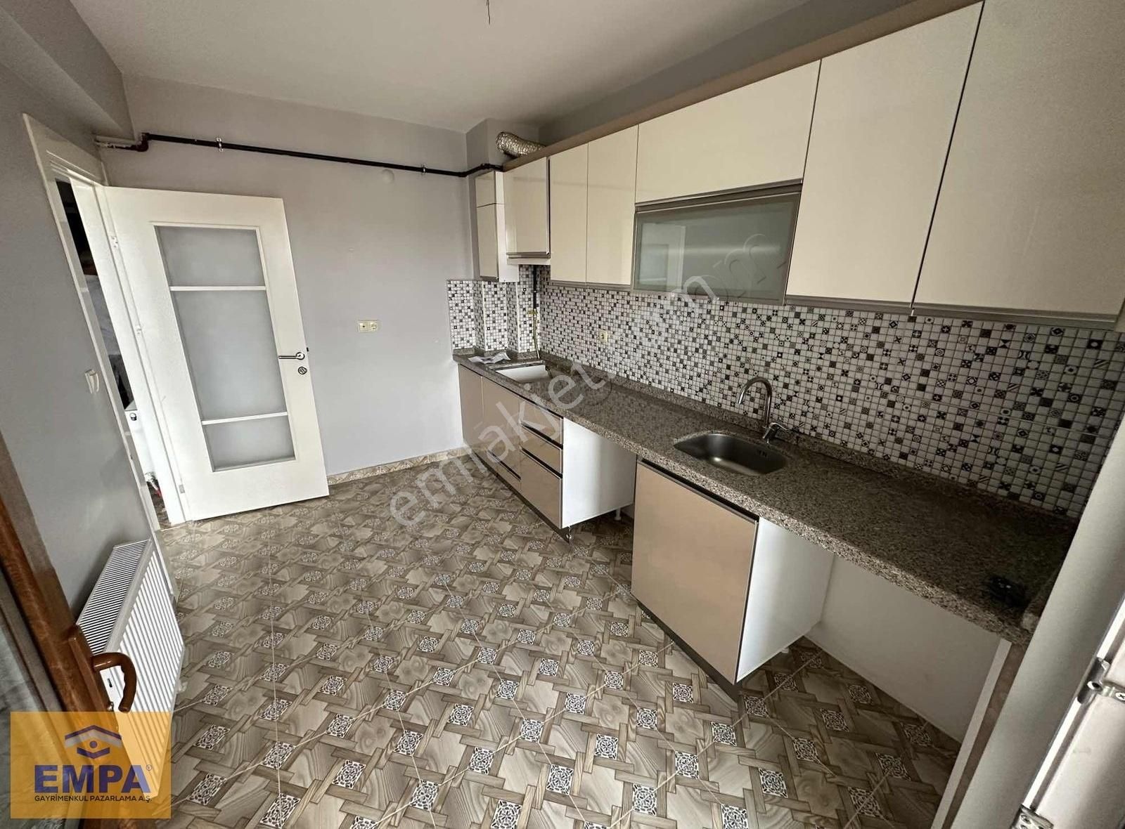 Empa'dan Göztepe Bademözü Sk. 2+1 90m² Bakımlı Kiralık Daire - Görsel 4