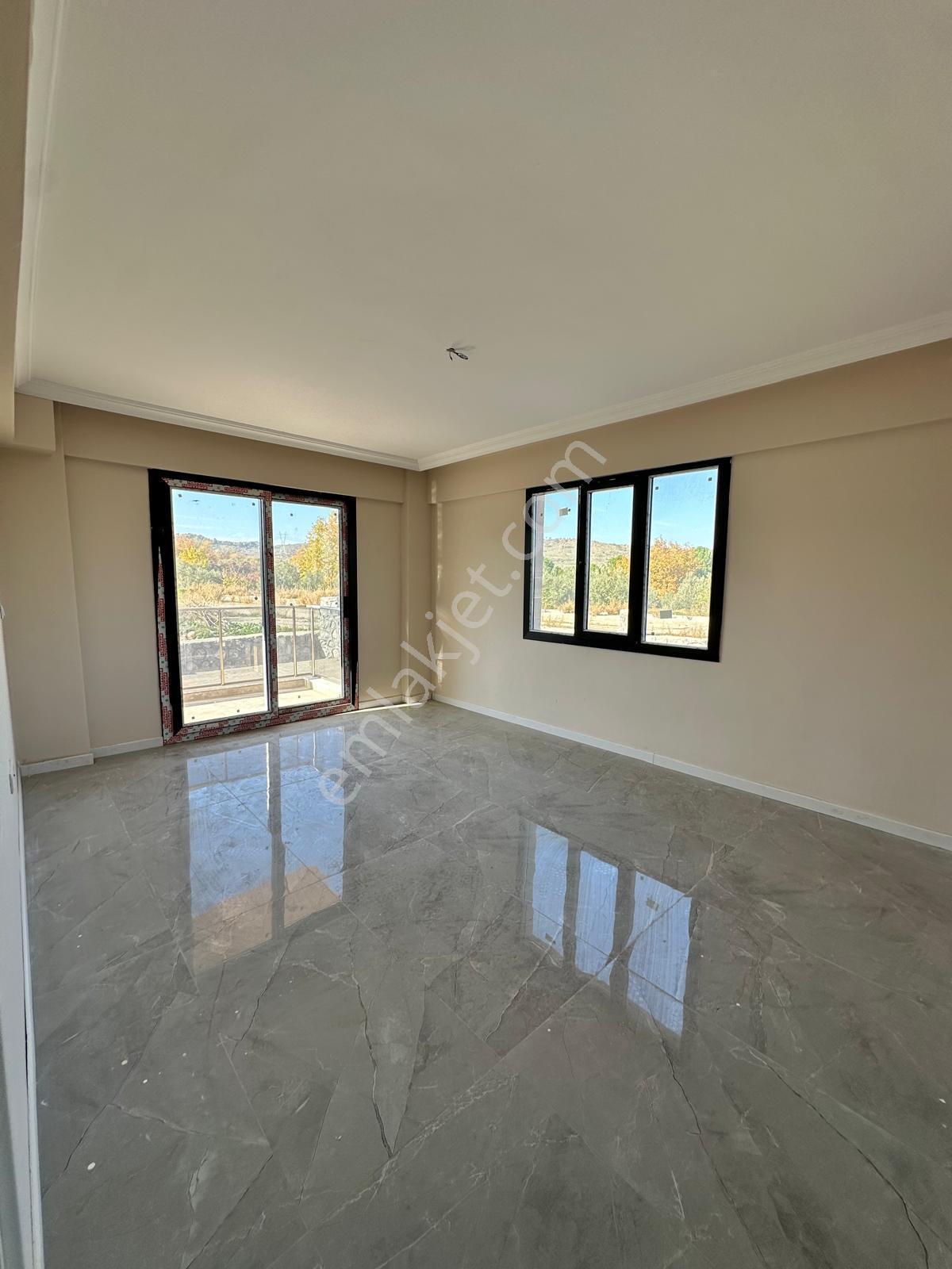 🏡 Akgedik Mahallesi Toki Evleri 🏡 ✅2+1 80 M2 4 Katlının Zemin Katı ❇️ Kapalı Mutfak Site İçi - Görsel 3