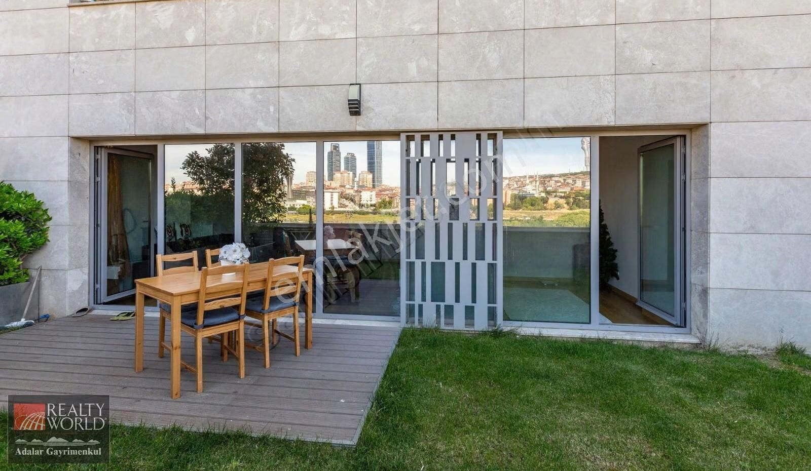 İstanbul 216 Projesınde Oturuma Hazır 2+1 Bahçe Katı Satılık