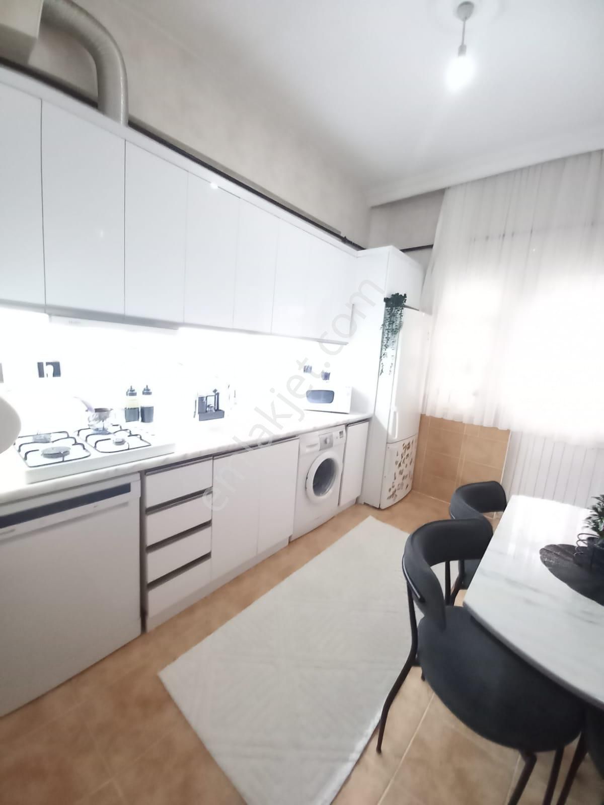 Mç Emlaktan Selçuklu Mh. 3+1 Yüksek Giriş Katta Satılık Daire - Görsel 3