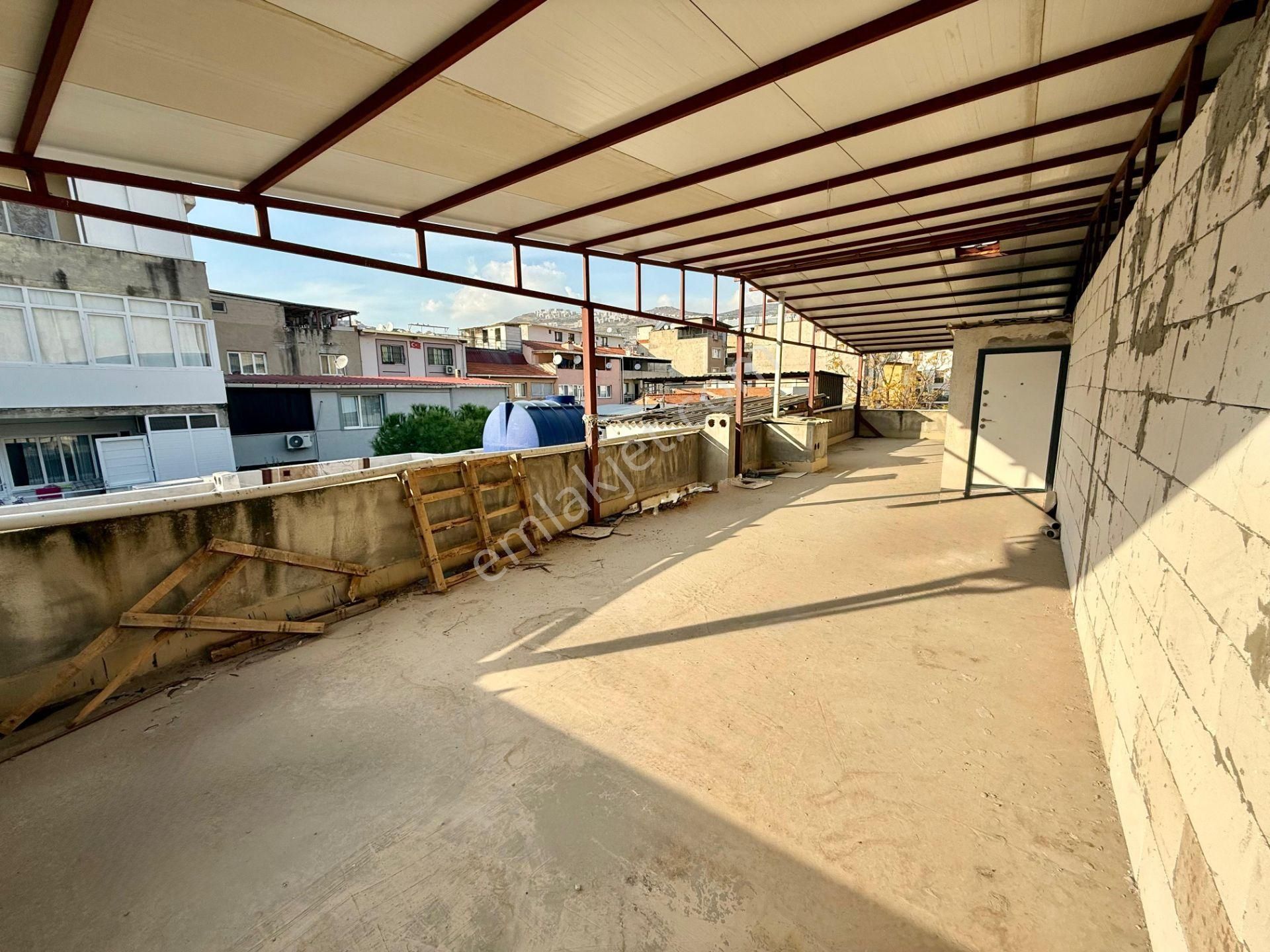 Bayraklı Osmangazi Mahallesinde 2+1 Satılık Teraslı Daire - Görsel 4