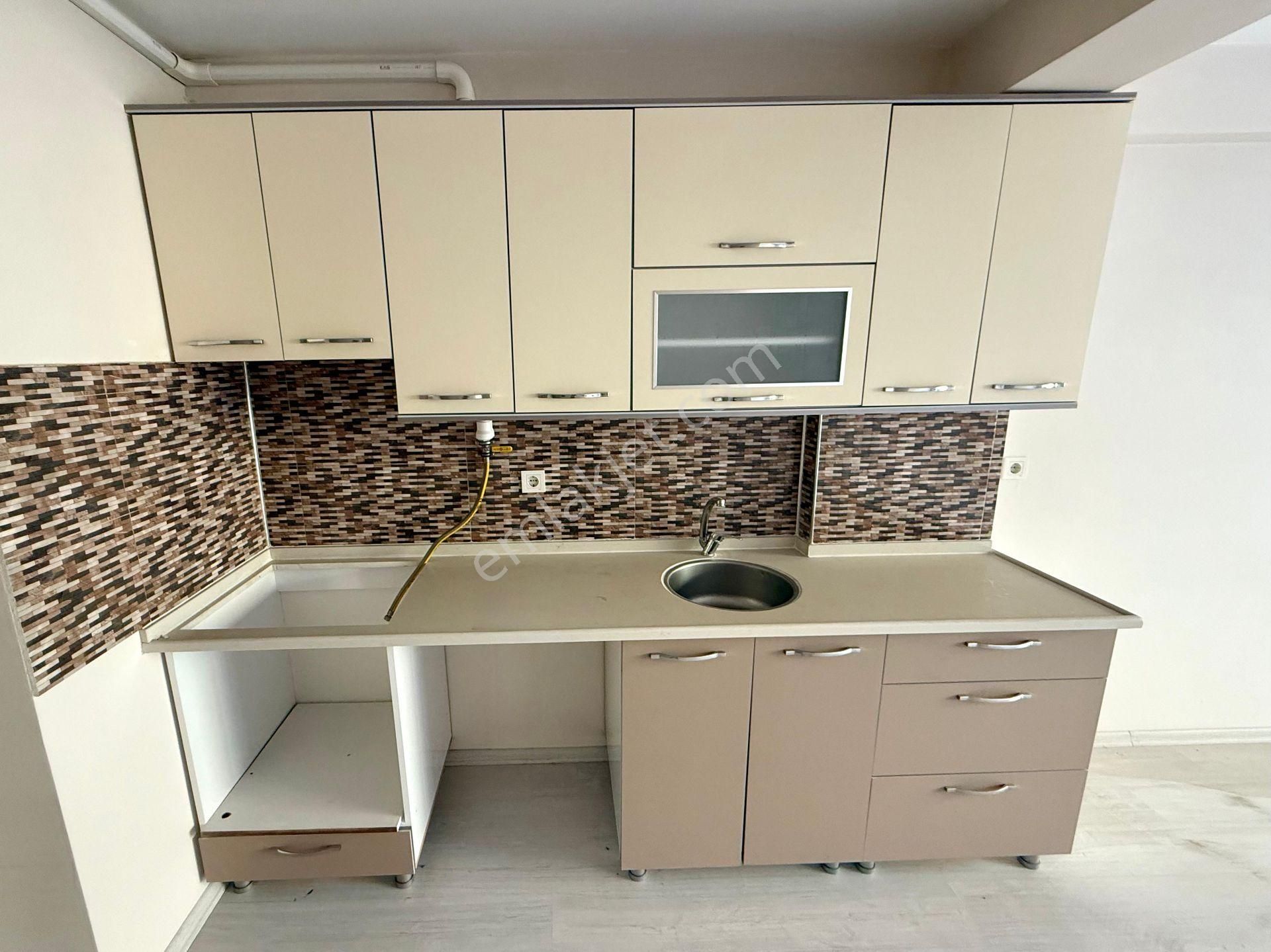 Bayraklı Osmangazi Mahallesinde 2+1 Satılık Teraslı Daire - Görsel 9