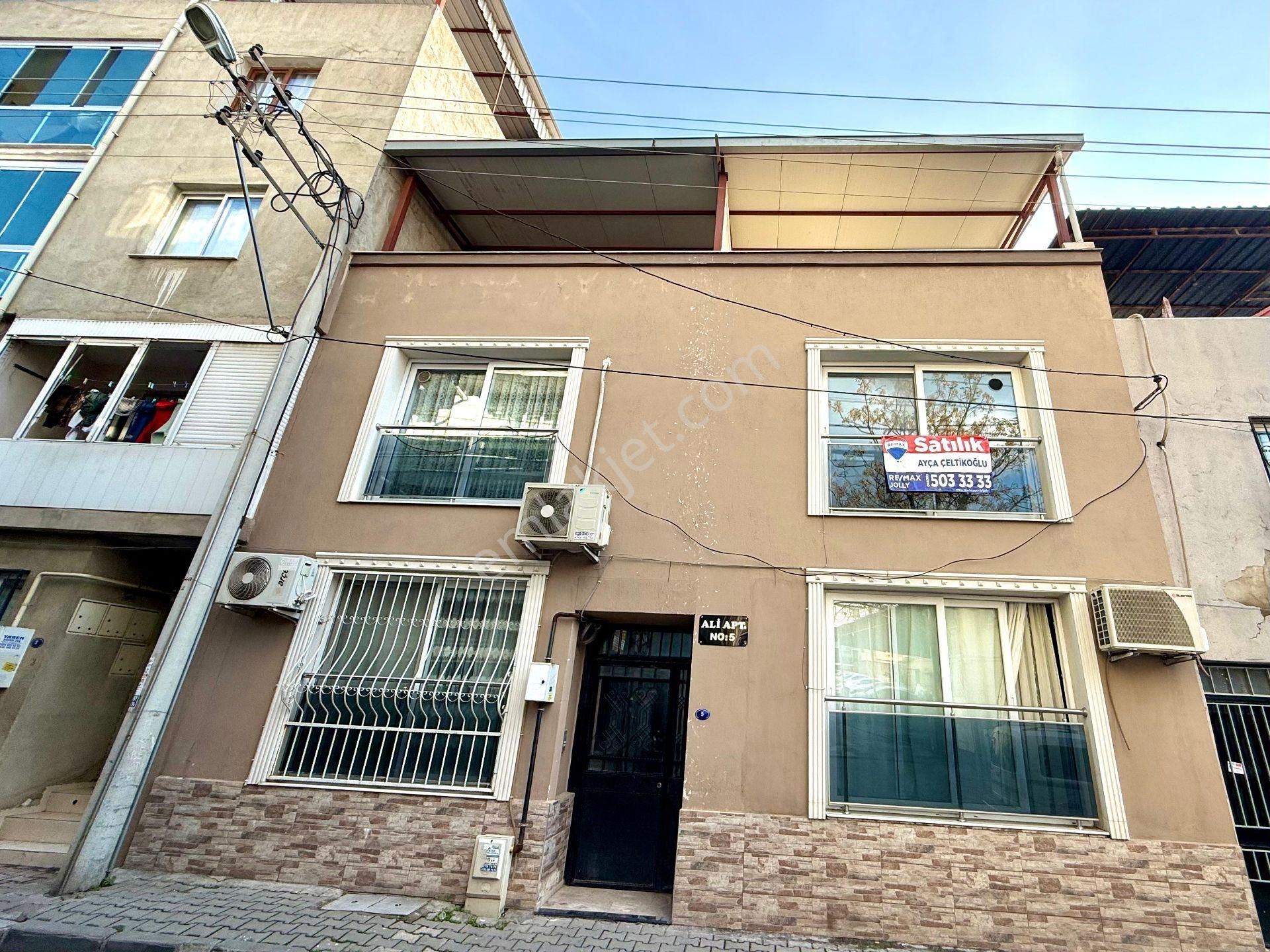 Bayraklı Osmangazi Mahallesinde 2+1 Satılık Teraslı Daire - Görsel 2