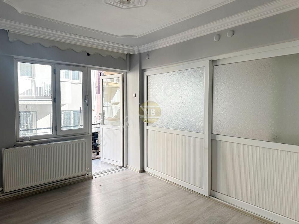 Hb'den 2+1 Satılık Daire, Çarşı Merkezde Ara Kat Doğalgazlı - Görsel 3