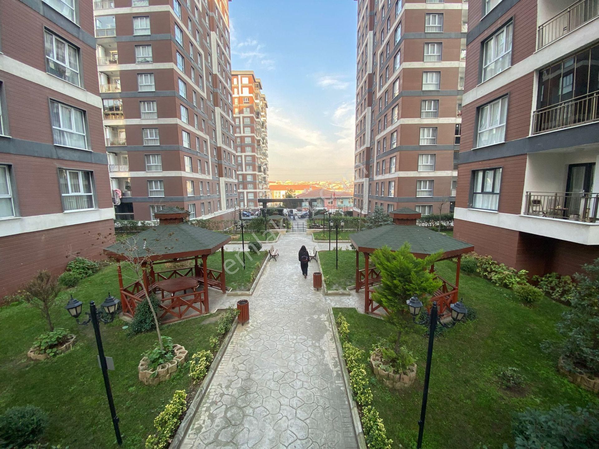 Venara Bağcılar 3+1 Satılık Şerefiyeli Bakımlı Daire