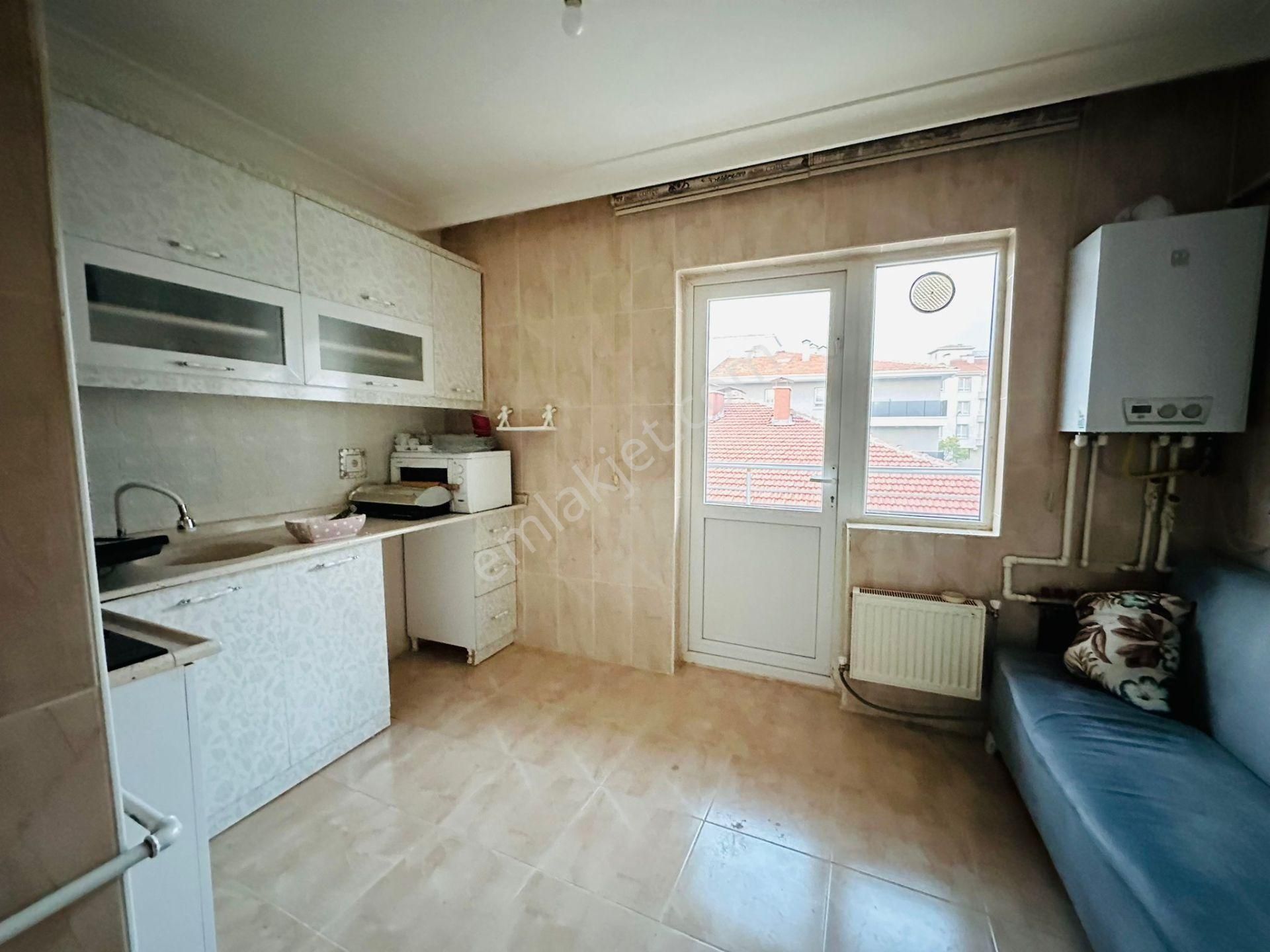 Beşikkaya'da Asansörlü Kök Tapu Katta 3+1 Satılık Daire !!! - Görsel 13