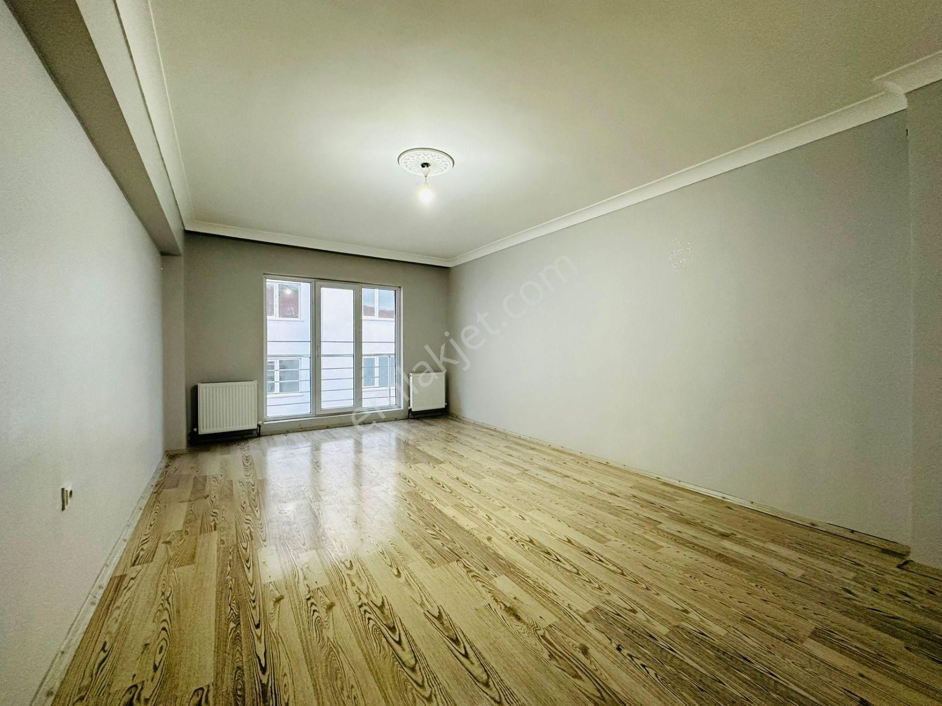 Beşikkaya'da Asansörlü Kök Tapu Katta 3+1 Satılık Daire !!! - Görsel 3