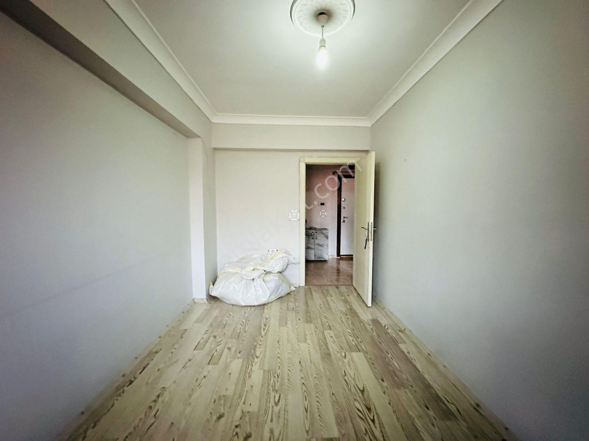 Beşikkaya'da Asansörlü Kök Tapu Katta 3+1 Satılık Daire !!! - Görsel 8