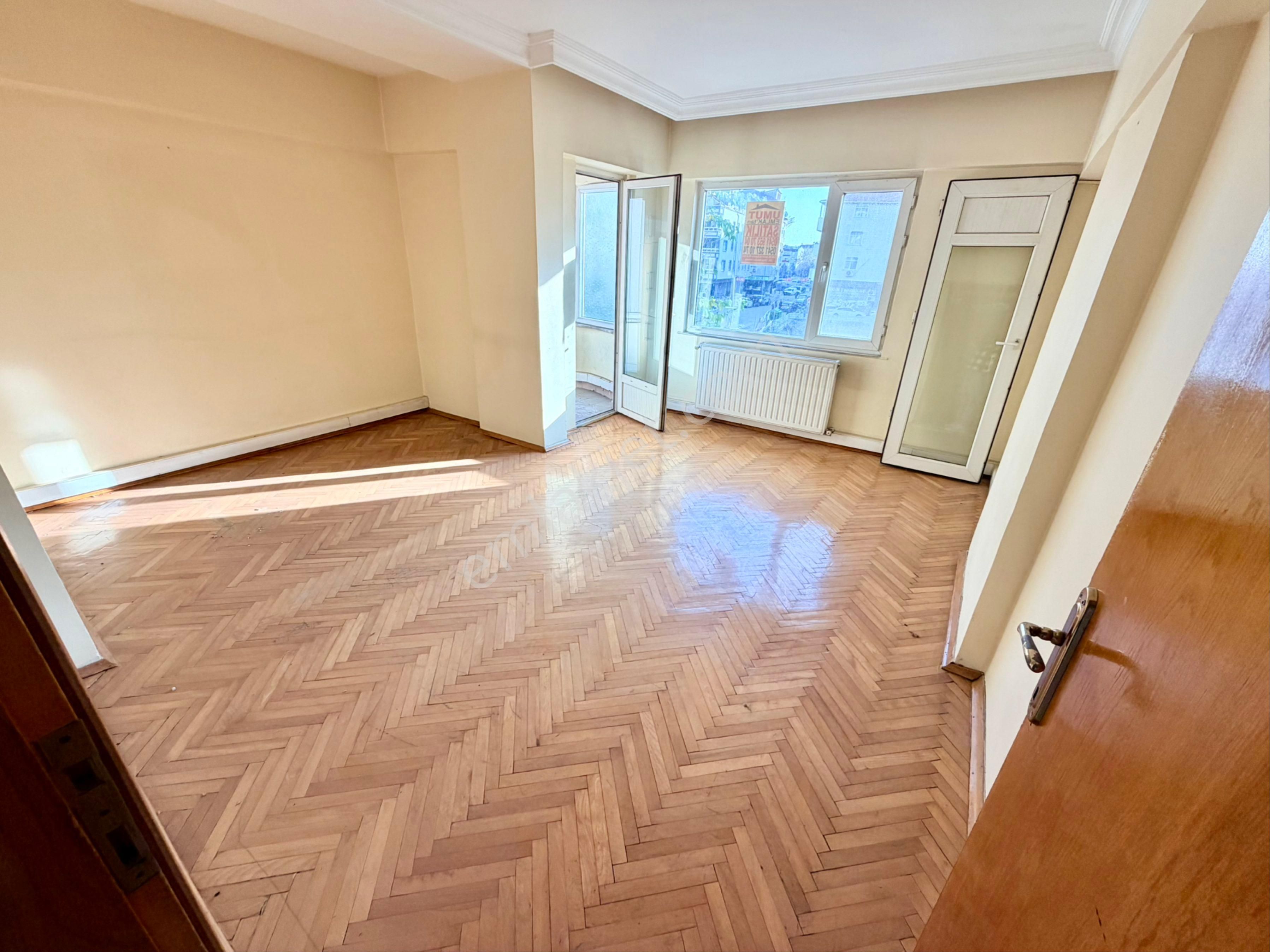 Bahçelievler Cem Vakfı Yakını Satılık Daire Sitede 1 Kat 3+1