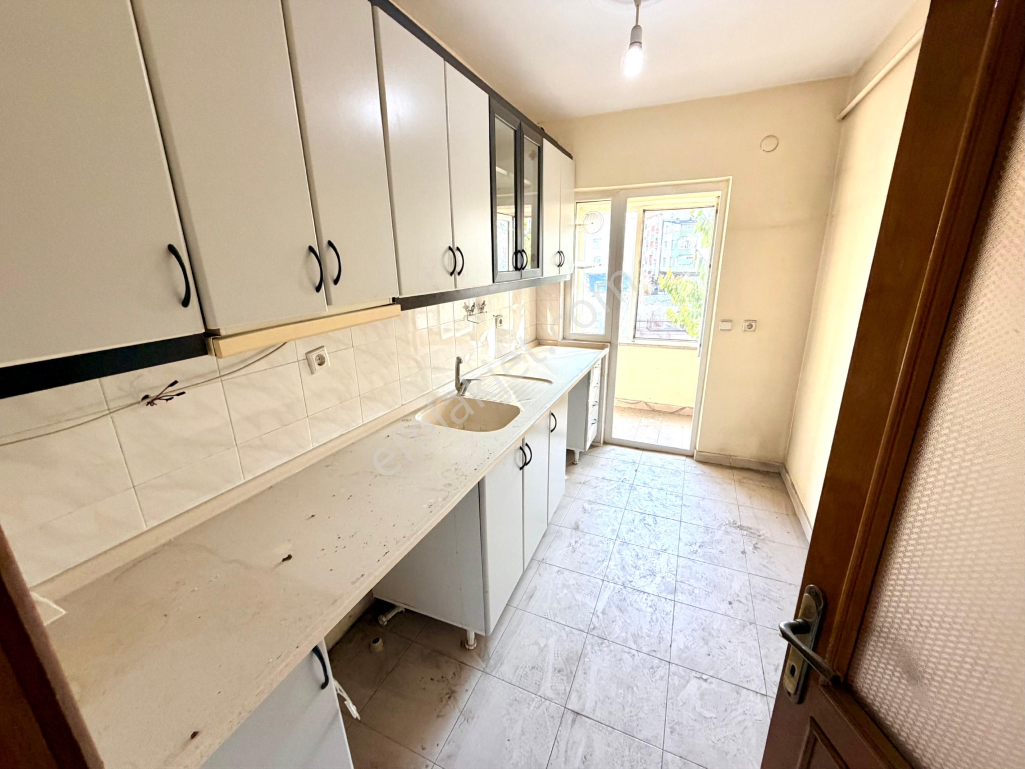 Bahçelievler Cem Vakfı Yakını Satılık Daire Sitede 1 Kat 3+1 - Görsel 11