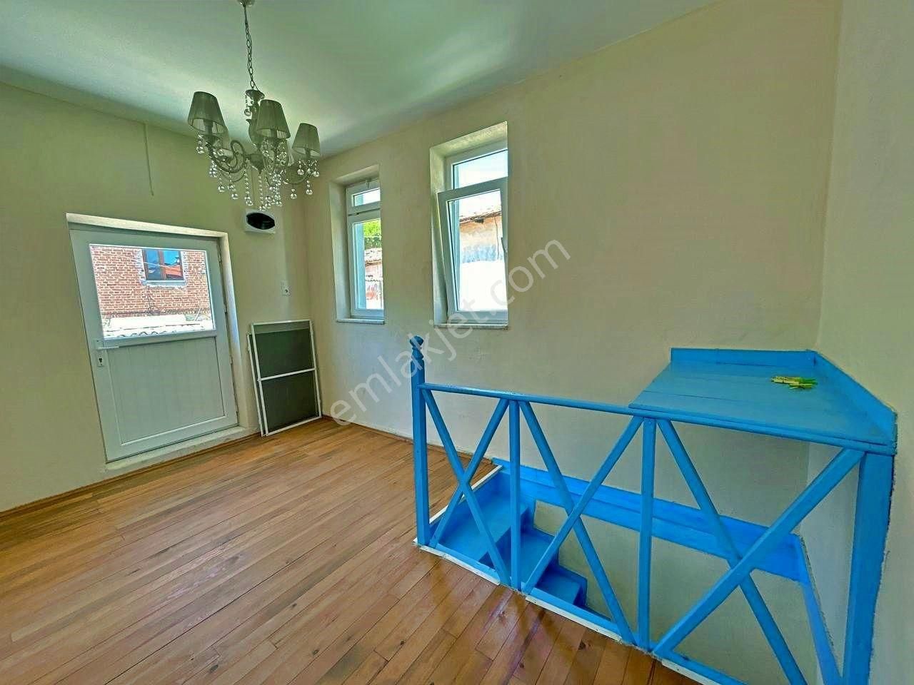 Uytun'dan Zeytinli Köyünde Geniş Bahçeli Satılık Rum Evi - Görsel 3