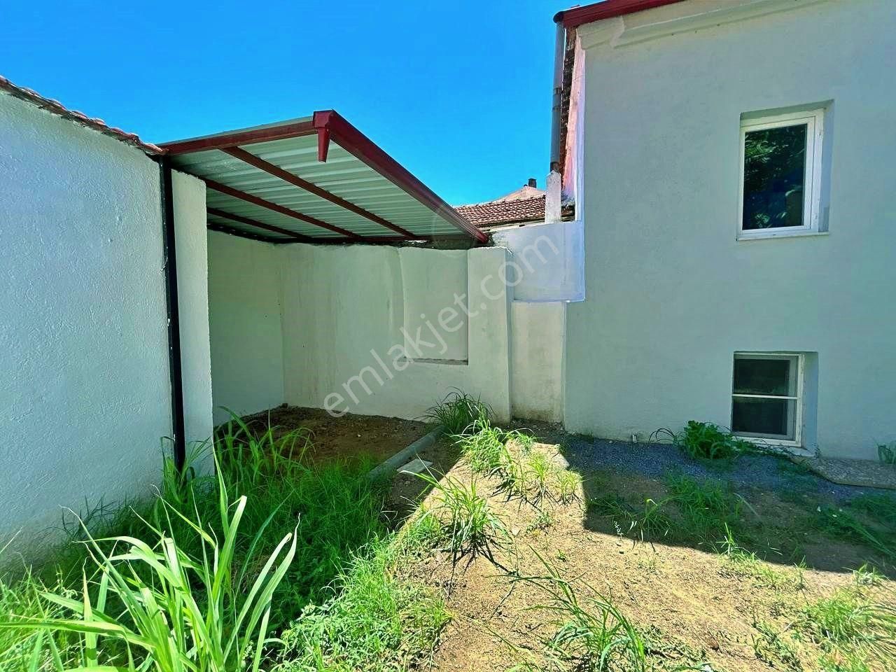 Uytun'dan Zeytinli Köyünde Geniş Bahçeli Satılık Rum Evi - Görsel 15