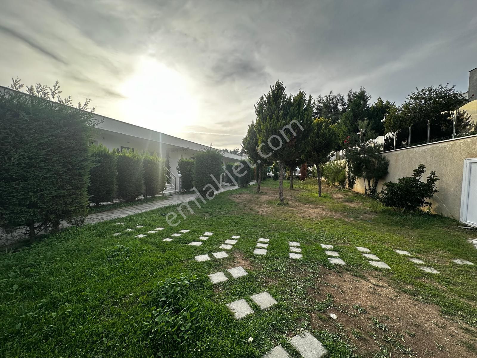 Kuşadası Değirmendere Kendine Ait Bahçeli Havuzlu Sitede Ters Dubleks - Görsel 22