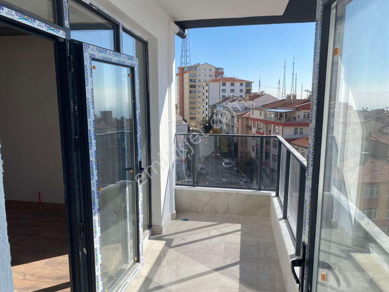 Güventepe1. Sınıf Malzeme Ve İşçilik 3+1 140 M2 Lüx Daireler - Görsel 24