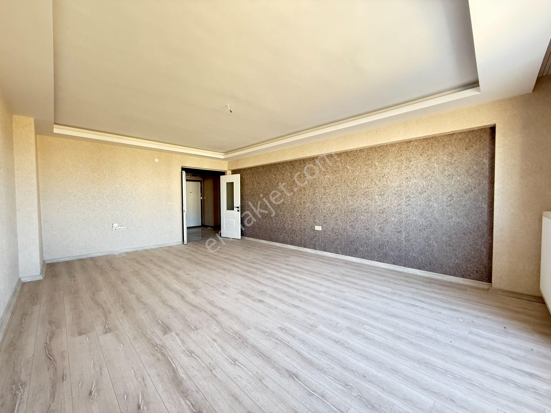 Ufuk Kılıç Emlak'tan Ultralüx Sitede, 200 M2 Teras Balkon, K.otoparklı 4+1 - Görsel 12