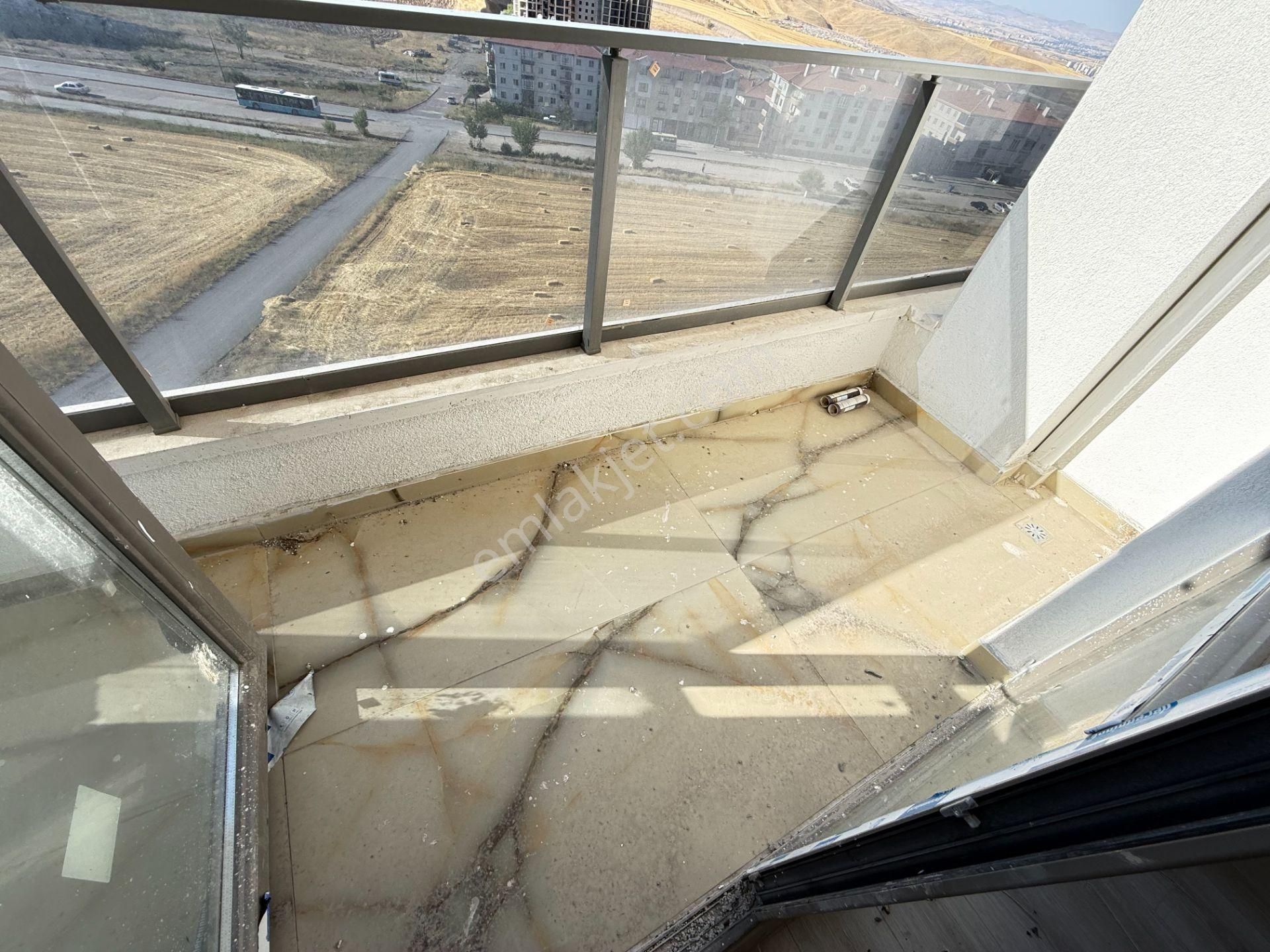 Ufuk Kılıç Emlak'tan Ultralüx Sitede, 200 M2 Teras Balkon, K.otoparklı 4+1 - Görsel 15