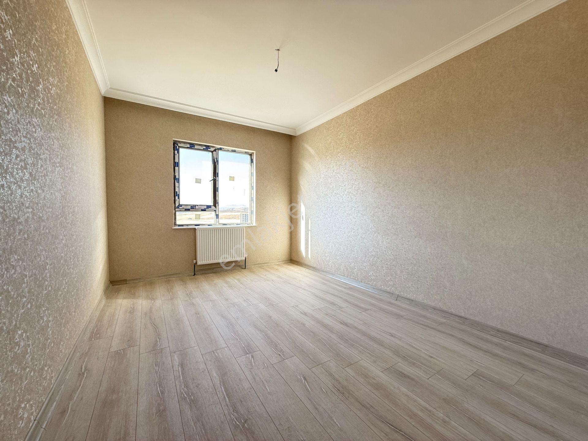 Ufuk Kılıç Emlak'tan Ultralüx Sitede, 200 M2 Teras Balkon, K.otoparklı 4+1 - Görsel 16