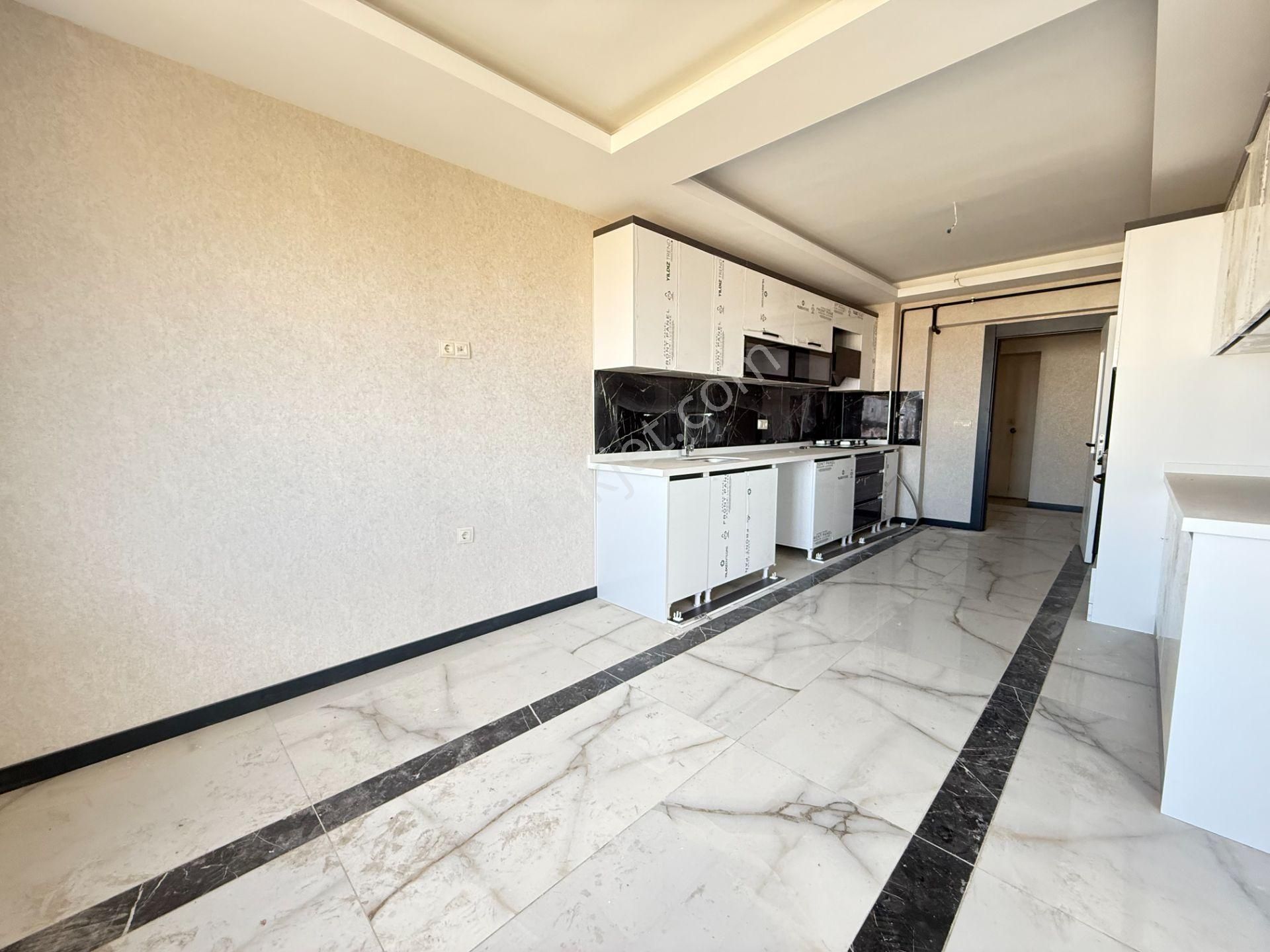 Ufuk Kılıç Emlak'tan Ultralüx Sitede, 200 M2 Teras Balkon, K.otoparklı 4+1 - Görsel 6