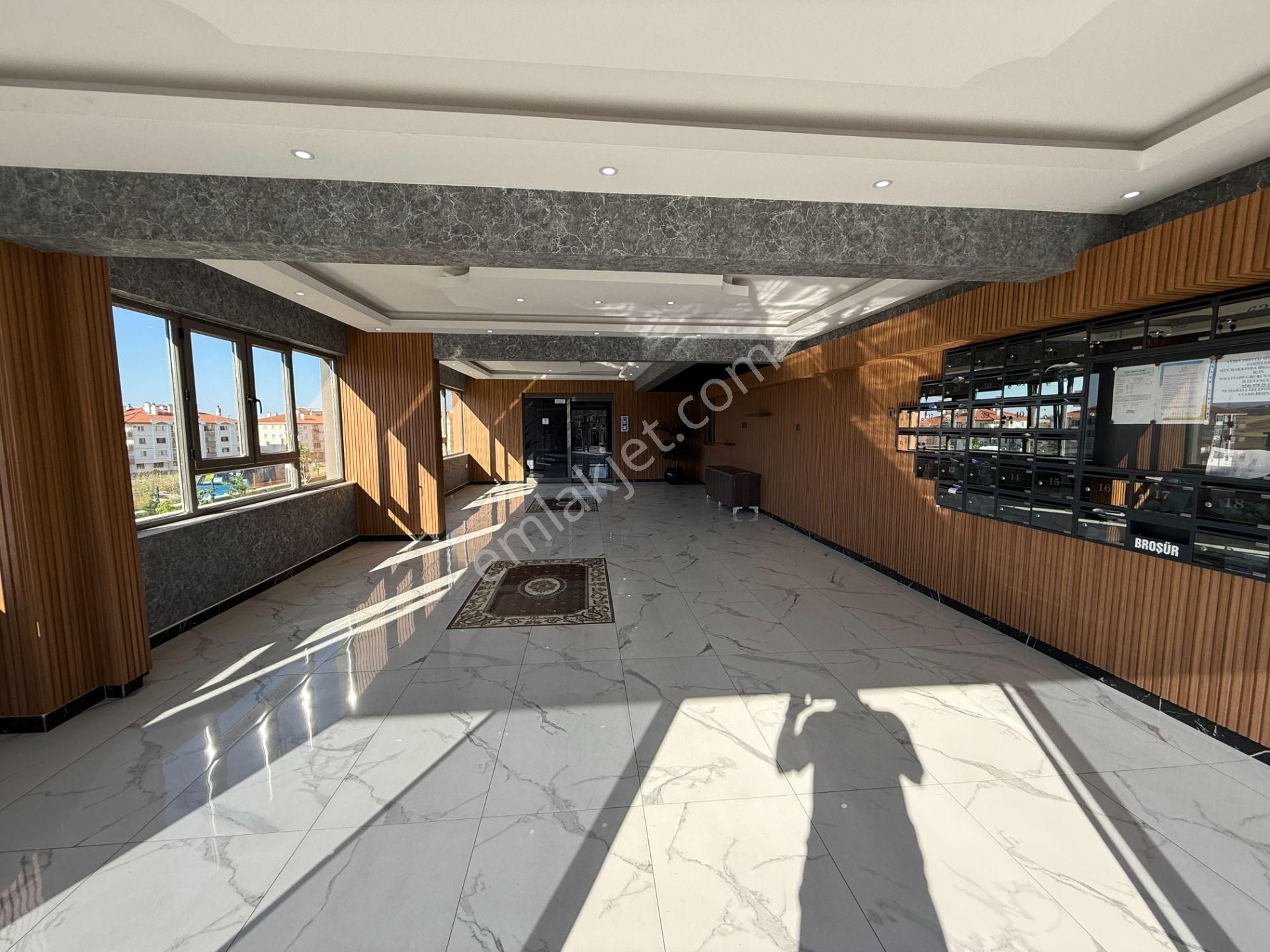 Ufuk Kılıç Emlak'tan Ultralüx Sitede, 200 M2 Teras Balkon, K.otoparklı 4+1 - Görsel 34