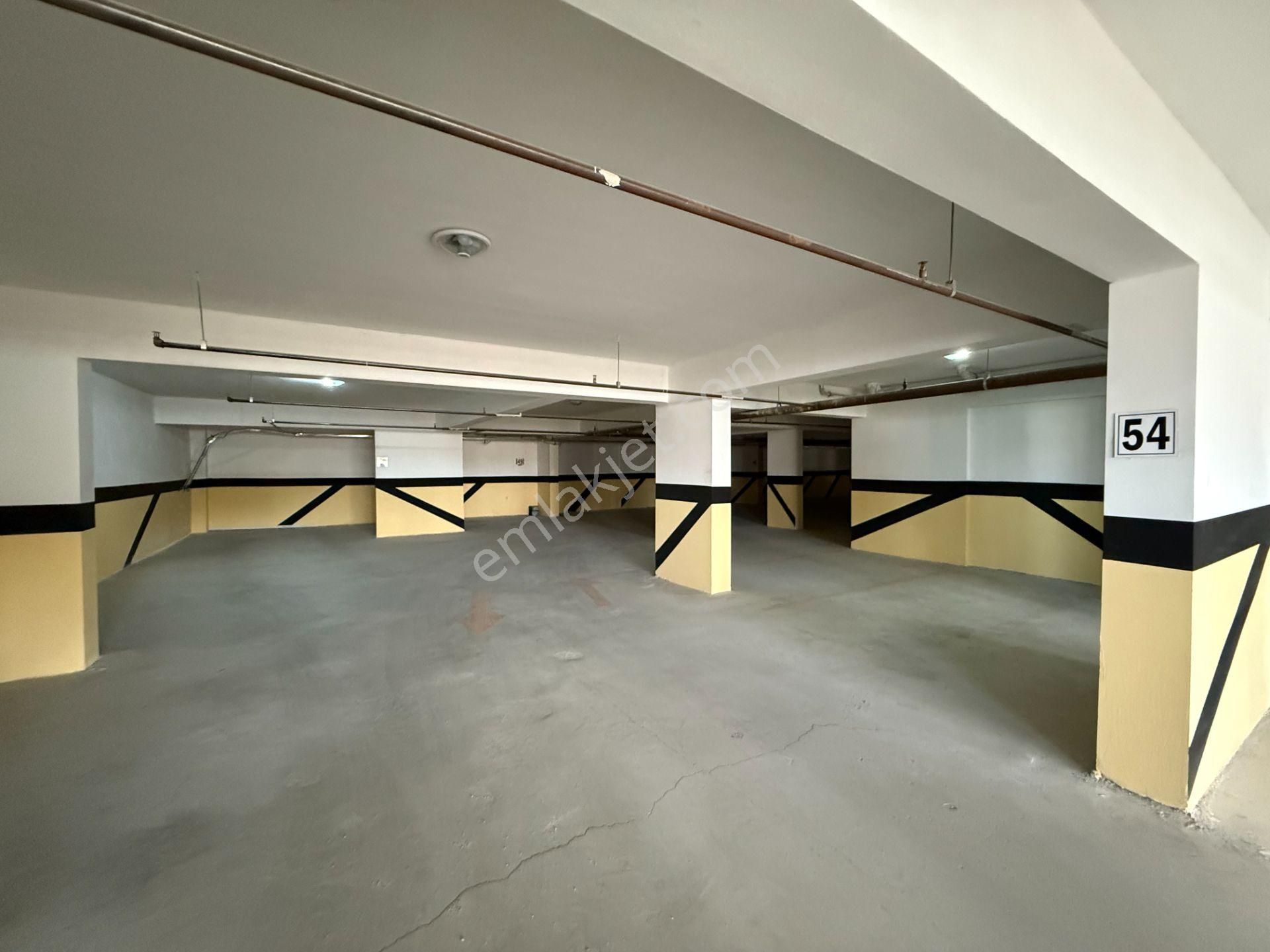 Ufuk Kılıç Emlak'tan Ultralüx Sitede, 200 M2 Teras Balkon, K.otoparklı 4+1 - Görsel 31
