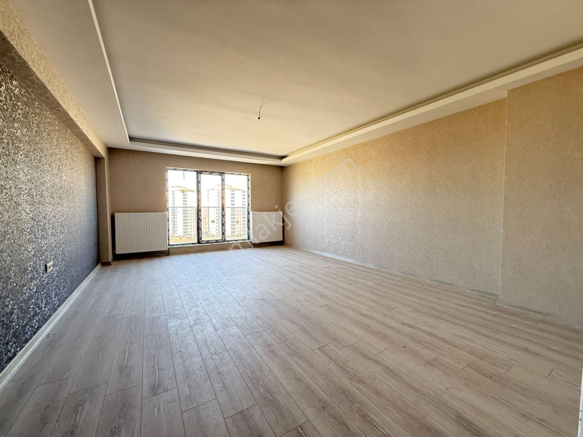 Ufuk Kılıç Emlak'tan Ultralüx Sitede, 200 M2 Teras Balkon, K.otoparklı 4+1 - Görsel 10