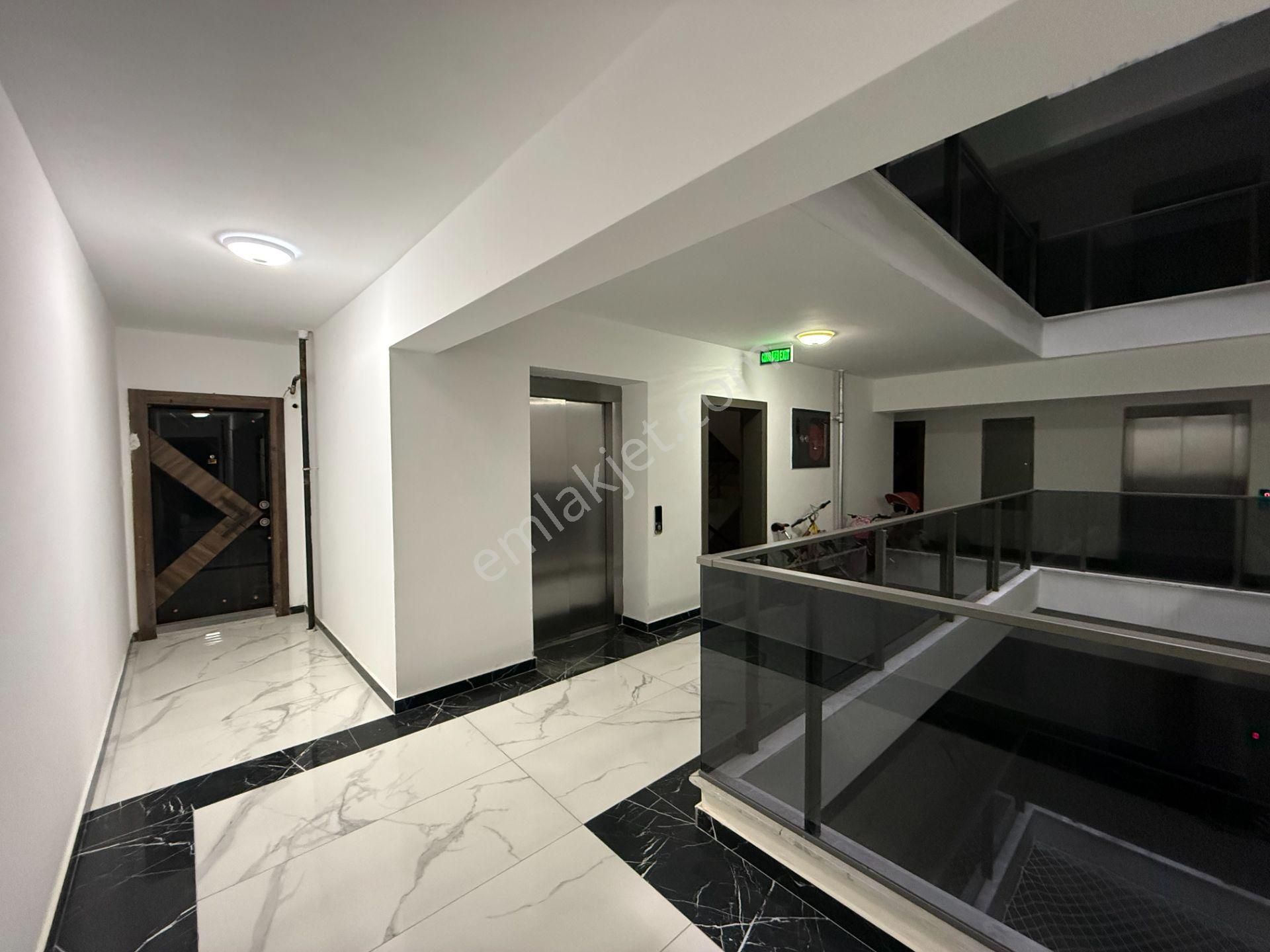 Ufuk Kılıç Emlak'tan Ultralüx Sitede, 200 M2 Teras Balkon, K.otoparklı 4+1 - Görsel 30