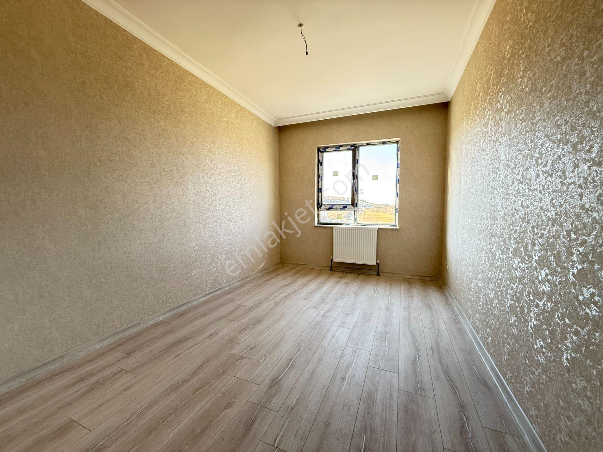 Ufuk Kılıç Emlak'tan Ultralüx Sitede, 200 M2 Teras Balkon, K.otoparklı 4+1 - Görsel 18