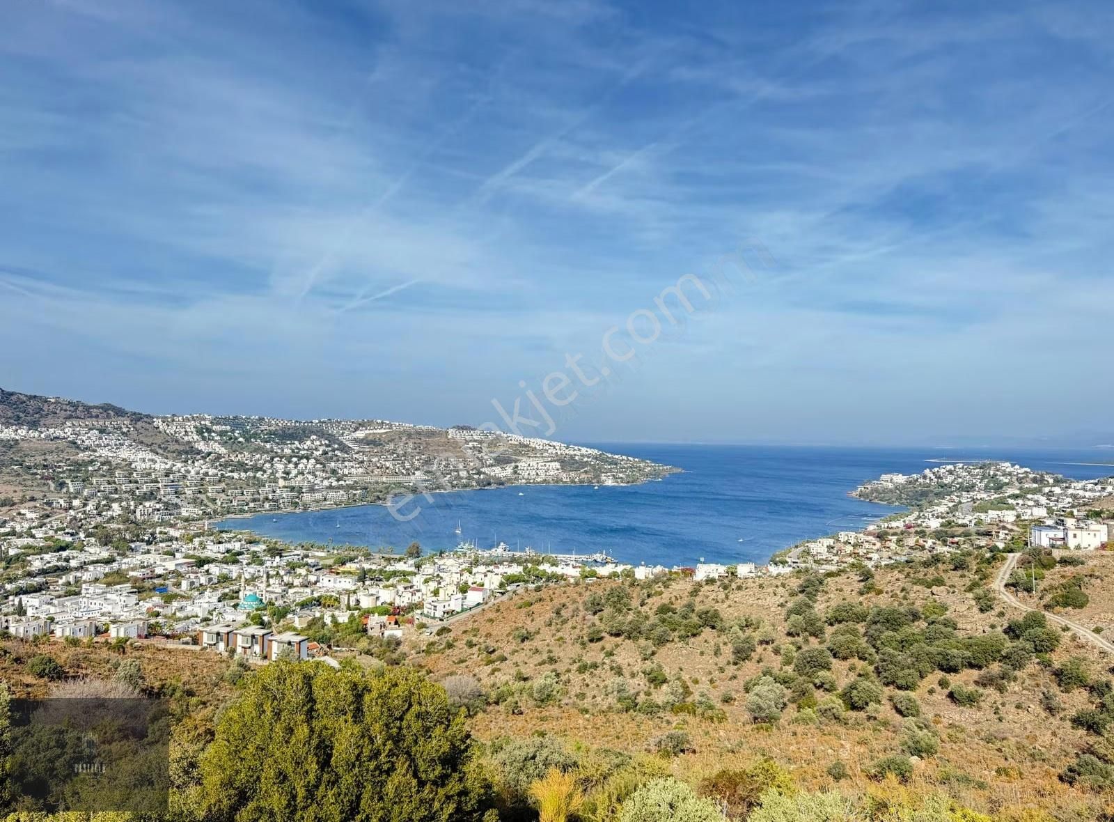 Kesintisiz Deniz Manzaralı Satılık