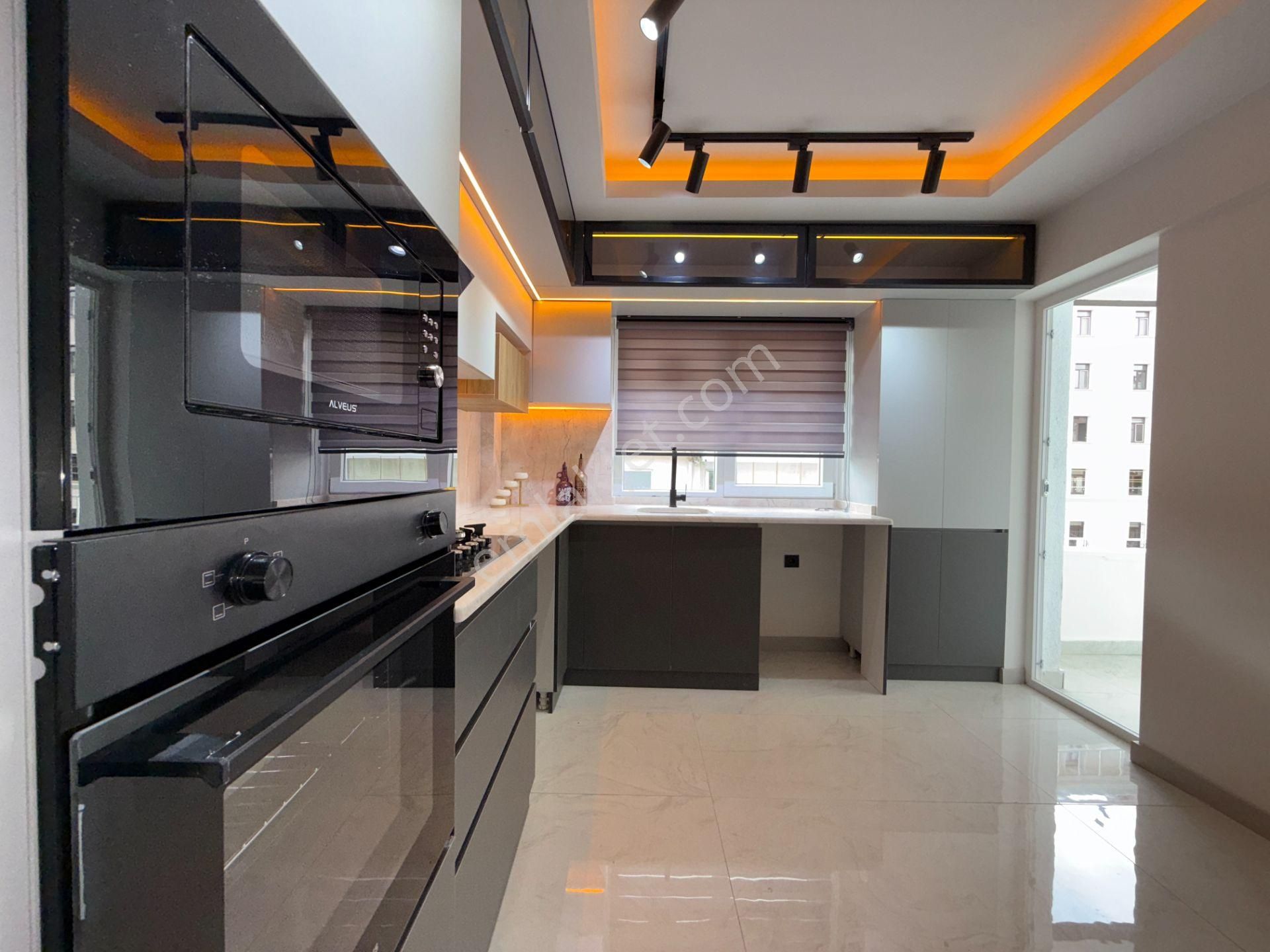 Ufuk Kılıç Emlak'tan Full Yapılı Şık Tasarım Güney Cephe 3+1 Daire - Görsel 8