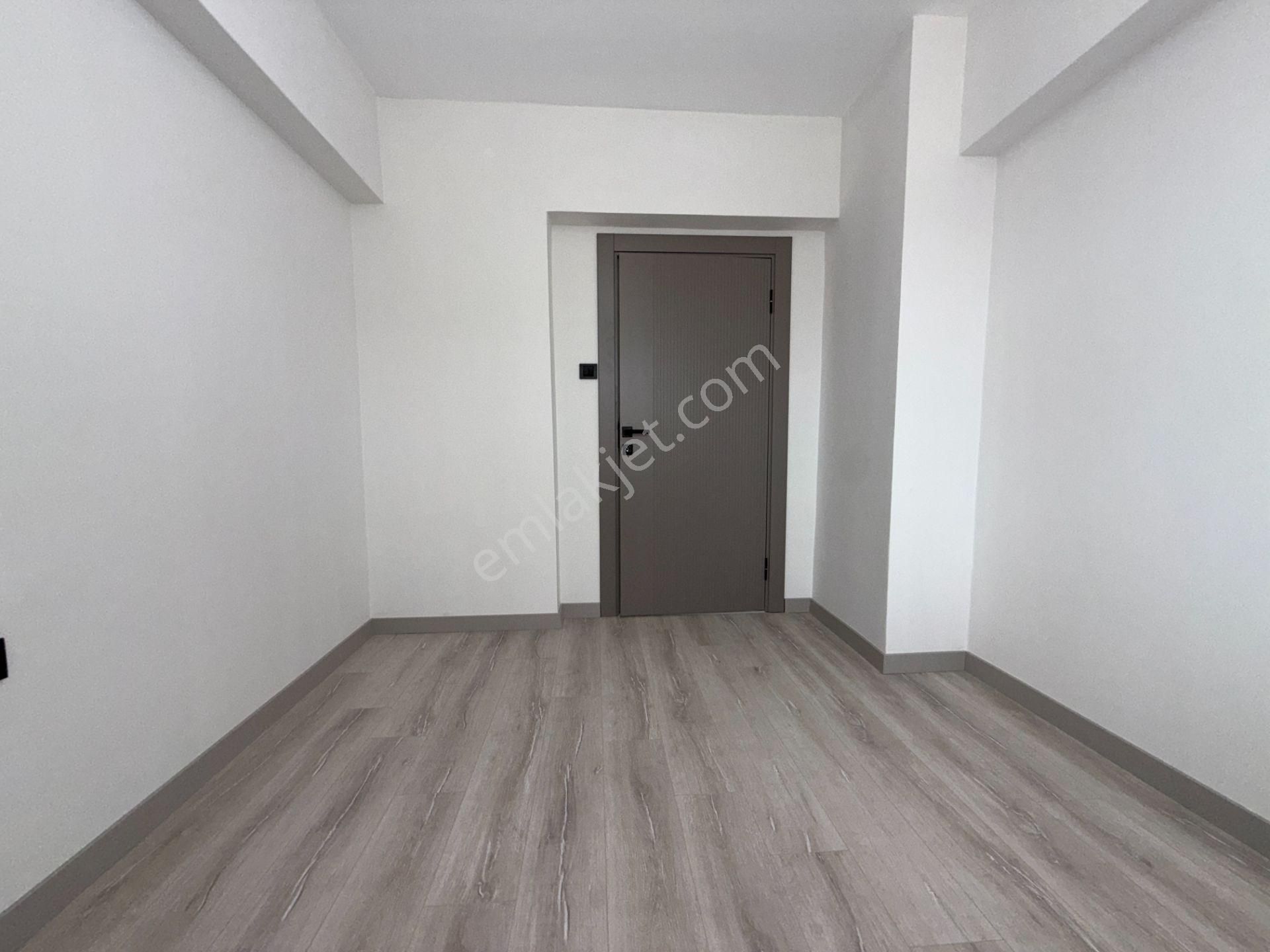 Ufuk Kılıç Emlak'tan Full Yapılı Şık Tasarım Güney Cephe 3+1 Daire - Görsel 23