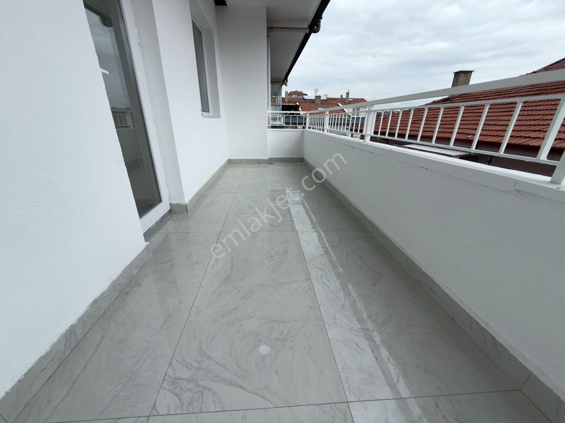 Ufuk Kılıç Emlak'tan Full Yapılı Şık Tasarım Güney Cephe 3+1 Daire - Görsel 19