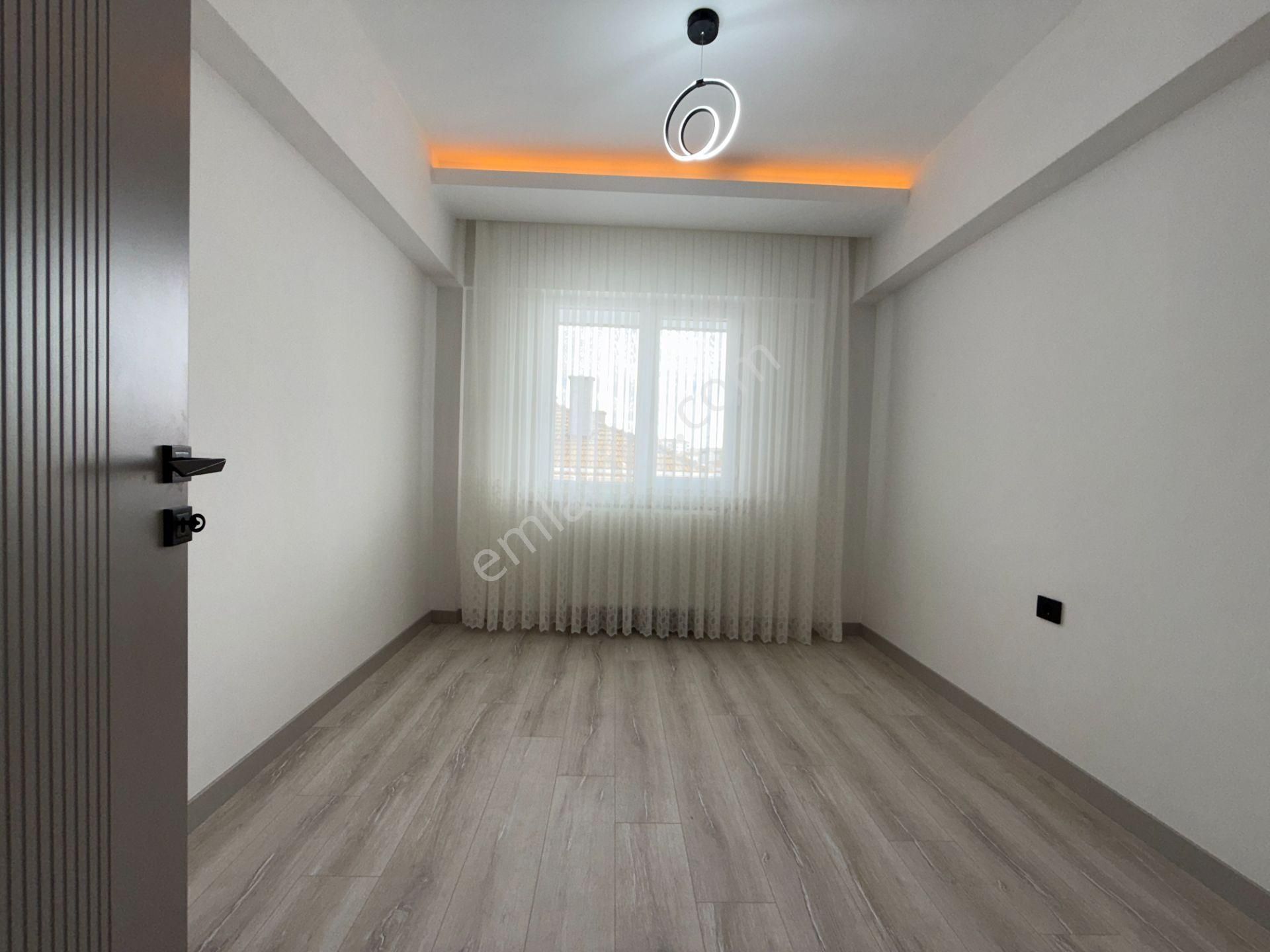 Ufuk Kılıç Emlak'tan Full Yapılı Şık Tasarım Güney Cephe 3+1 Daire - Görsel 22