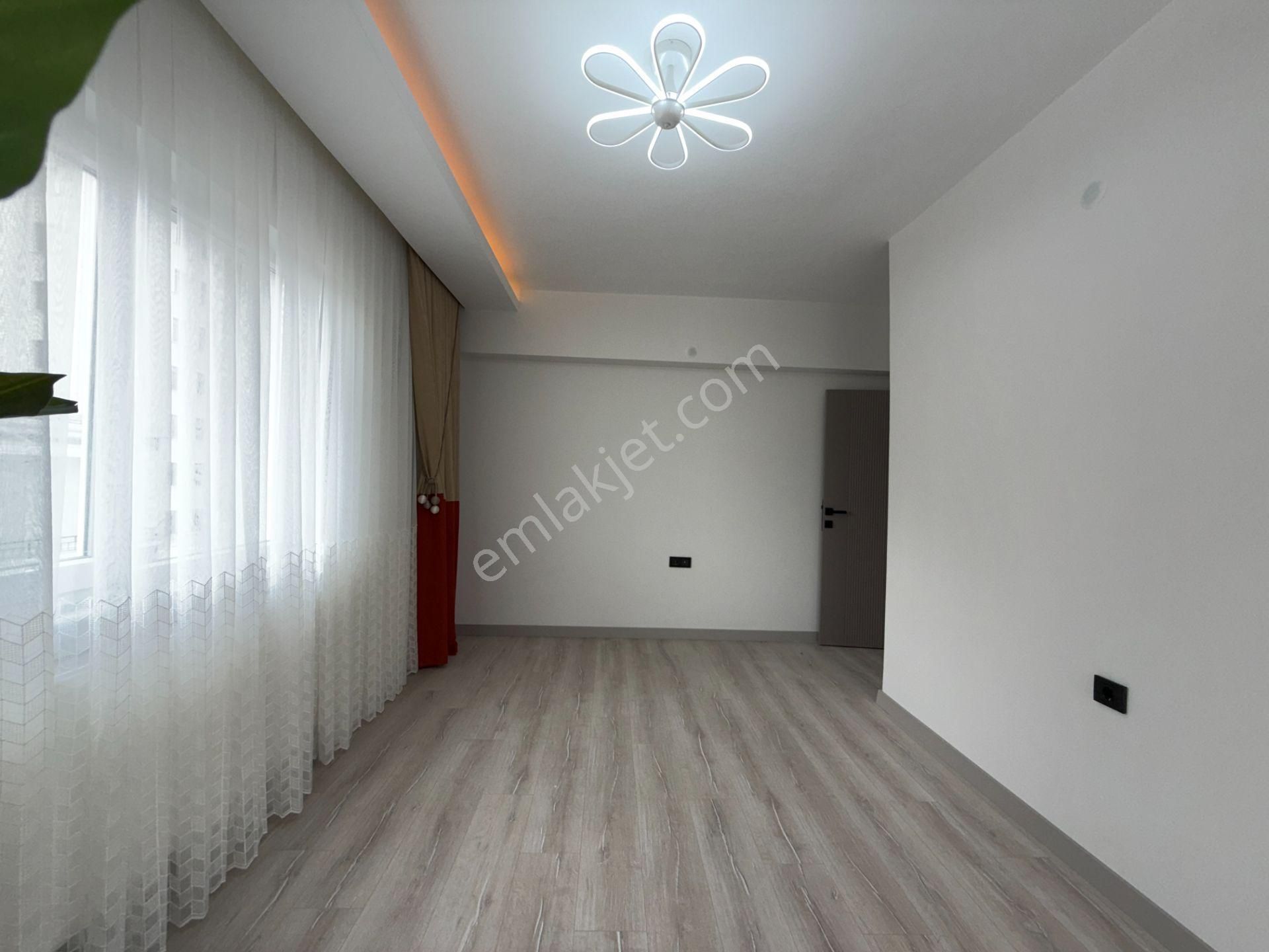 Ufuk Kılıç Emlak'tan Full Yapılı Şık Tasarım Güney Cephe 3+1 Daire - Görsel 16