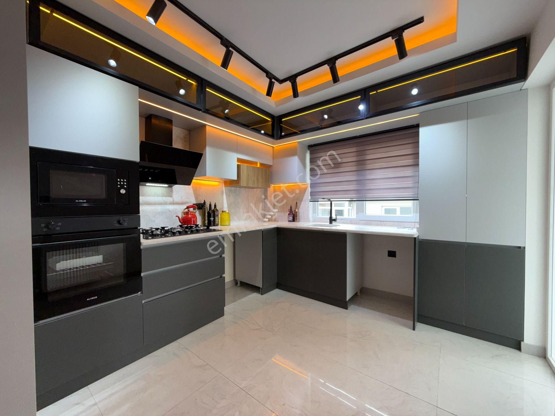 Ufuk Kılıç Emlak'tan Full Yapılı Şık Tasarım Güney Cephe 3+1 Daire - Görsel 3