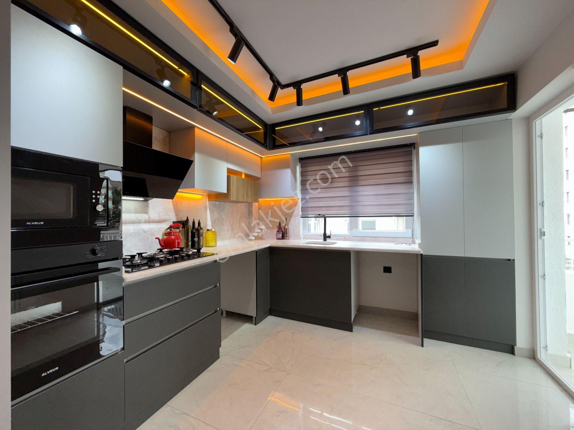 Ufuk Kılıç Emlak'tan Full Yapılı Şık Tasarım Güney Cephe 3+1 Daire - Görsel 2