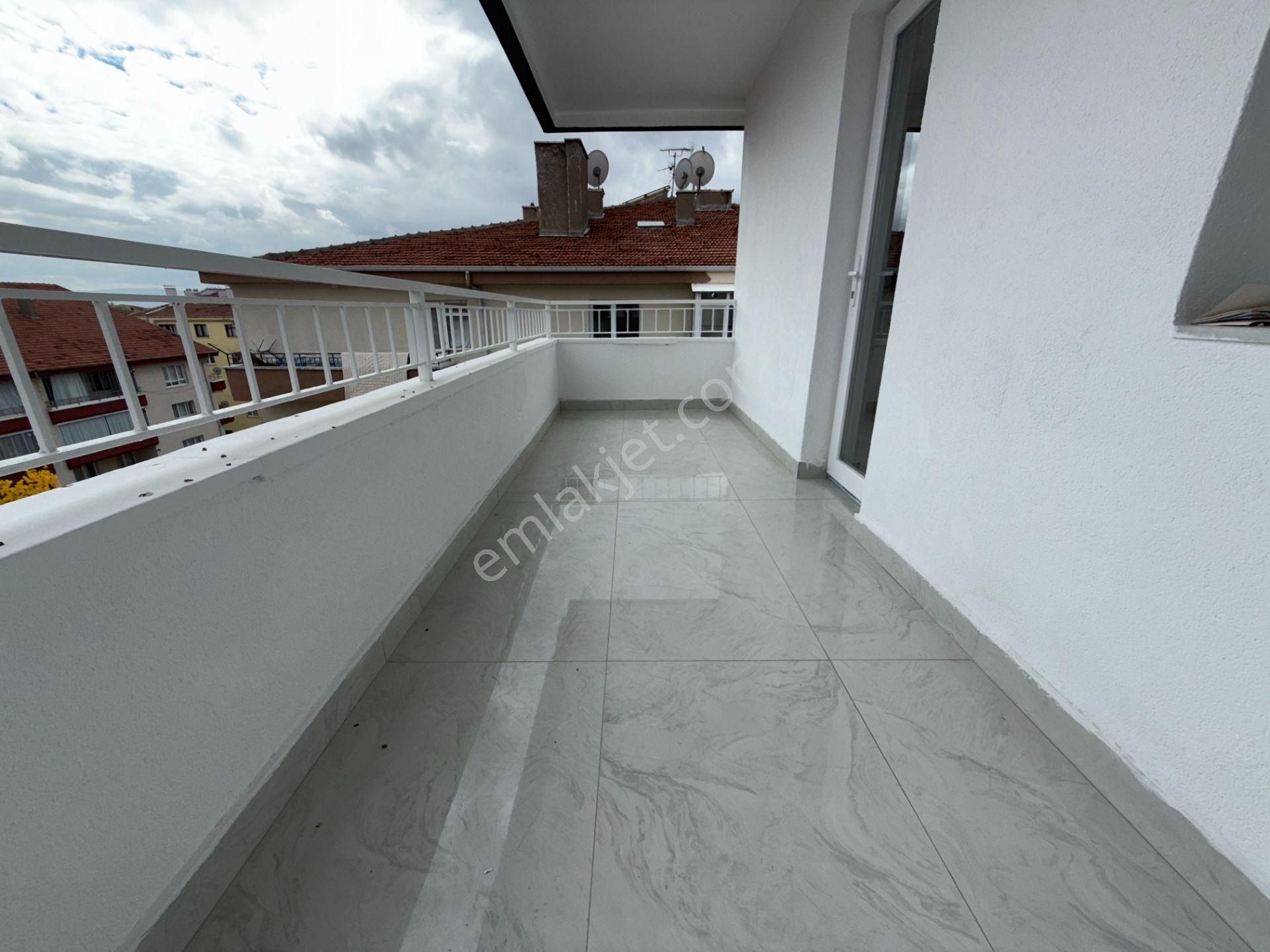 Ufuk Kılıç Emlak'tan Full Yapılı Şık Tasarım Güney Cephe 3+1 Daire - Görsel 20